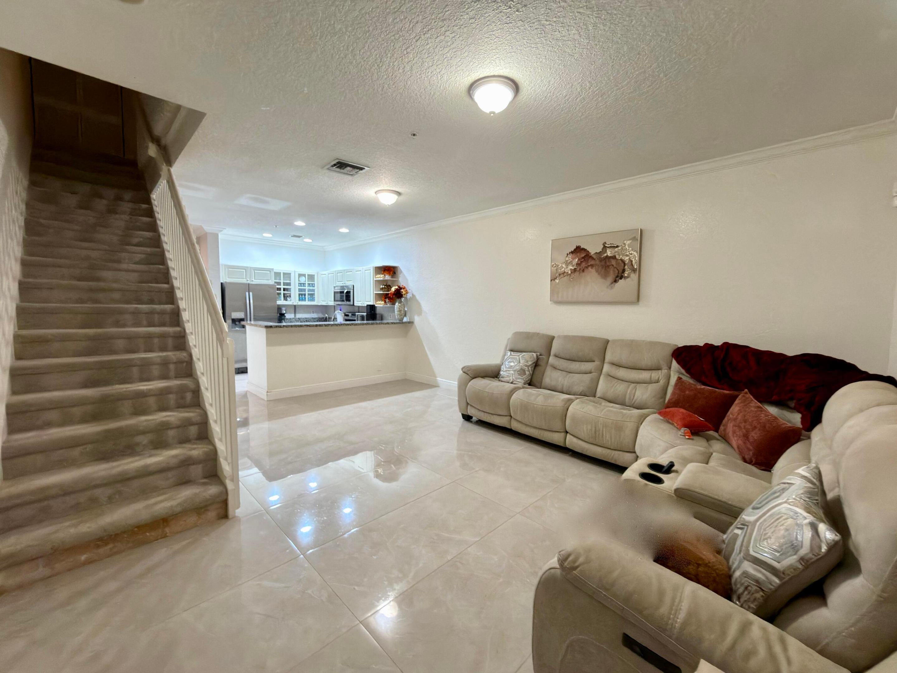 1431 NW 36TH, Lauderhill FL 33311