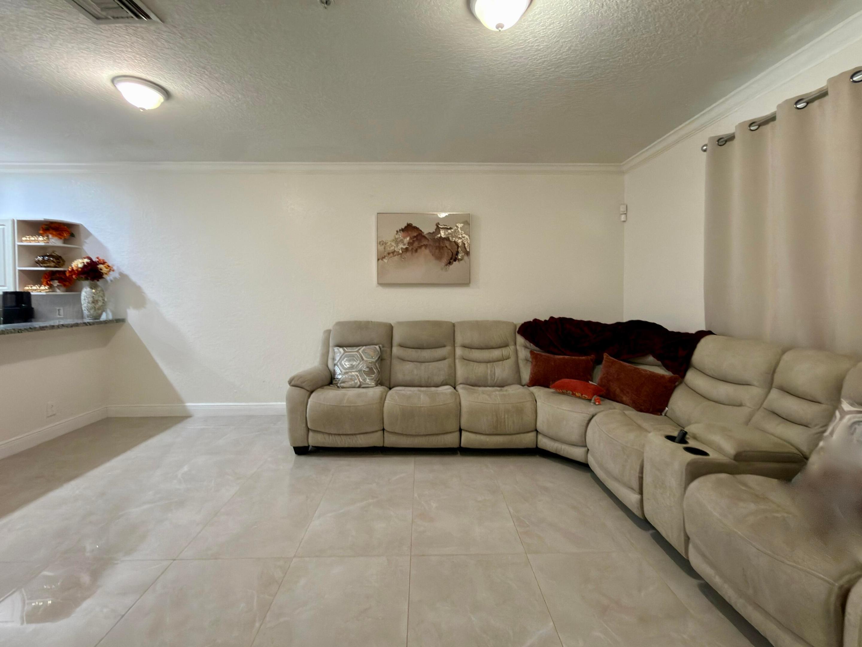 1431 NW 36TH, Lauderhill FL 33311
