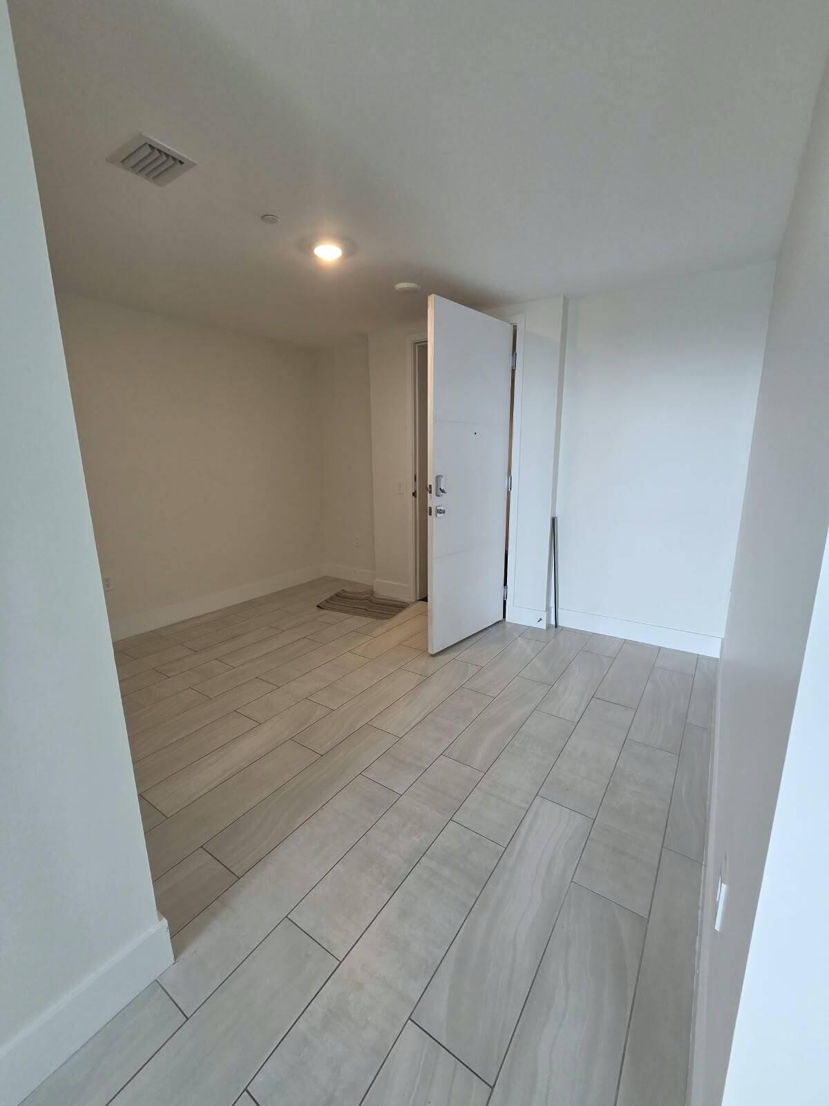 2000 METROPICA #2401, Sunrise FL 33323