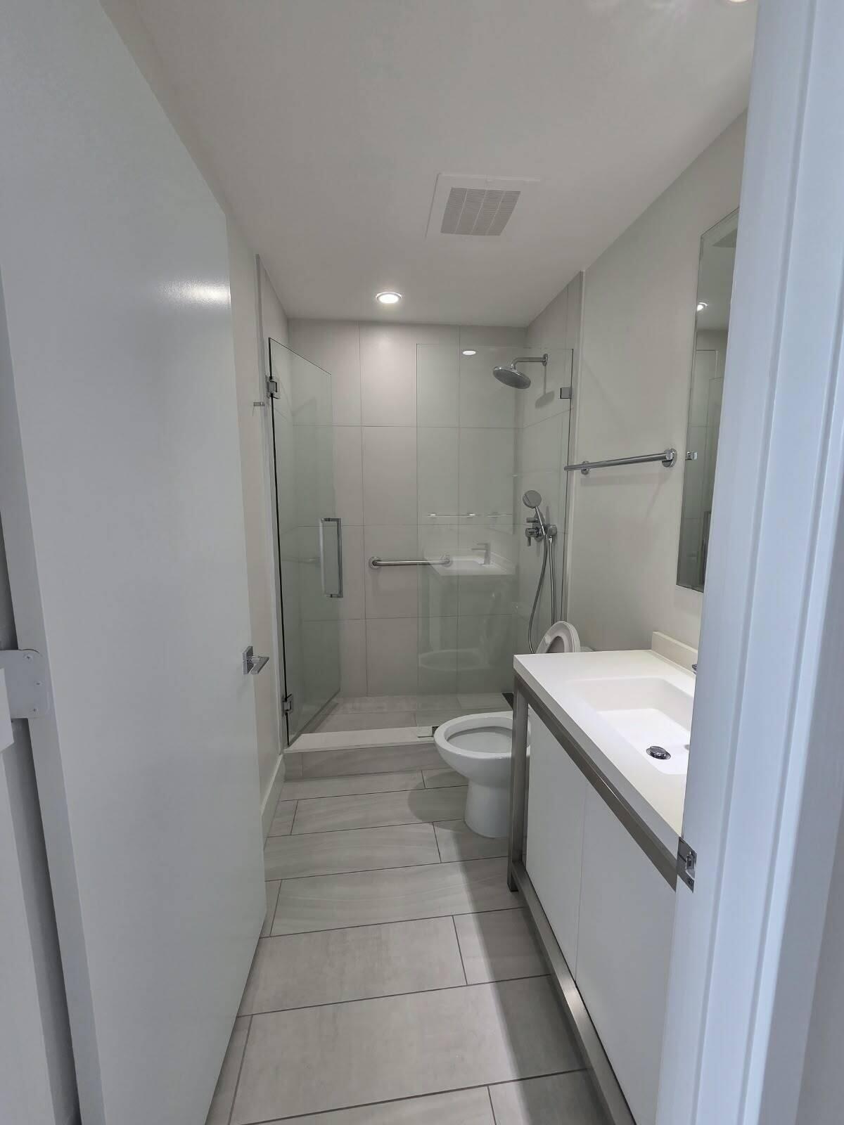 2000 METROPICA #2401, Sunrise FL 33323