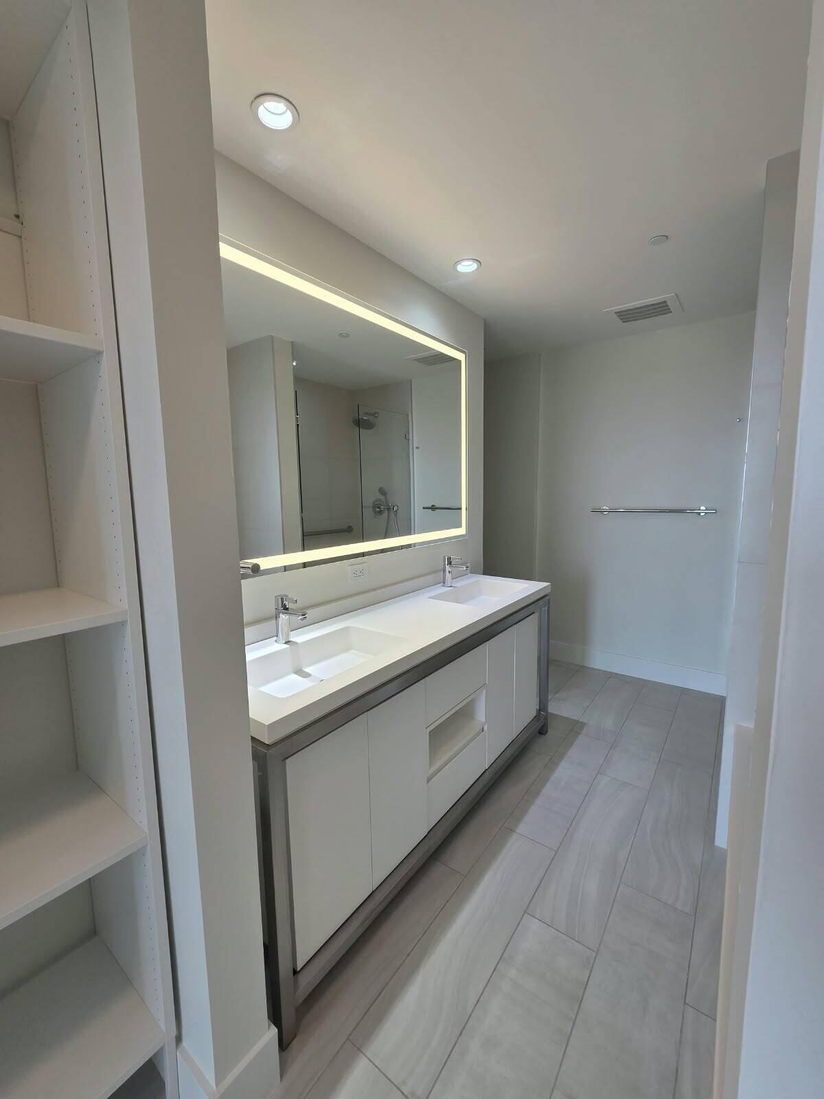 2000 METROPICA #2401, Sunrise FL 33323