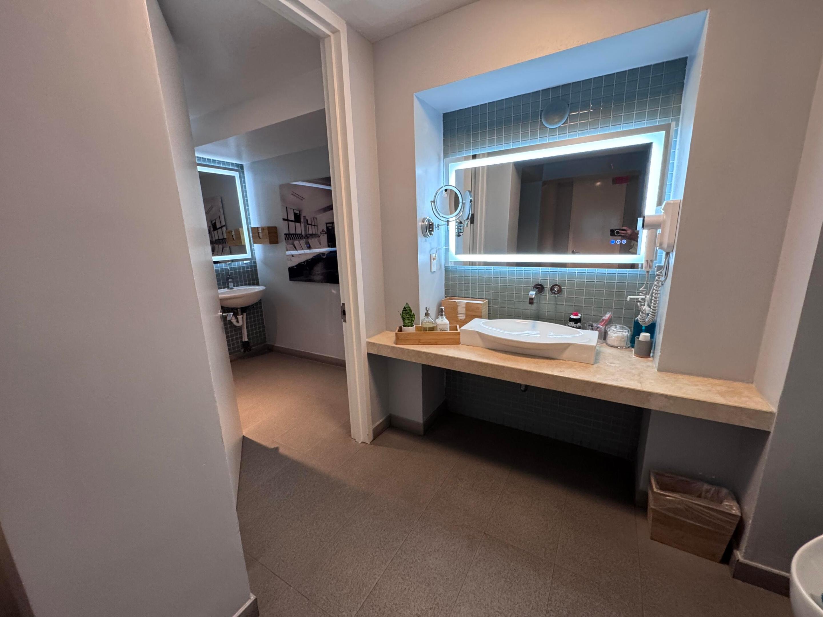 16001 Collins #4002, Sunny Isles Beach FL 33160