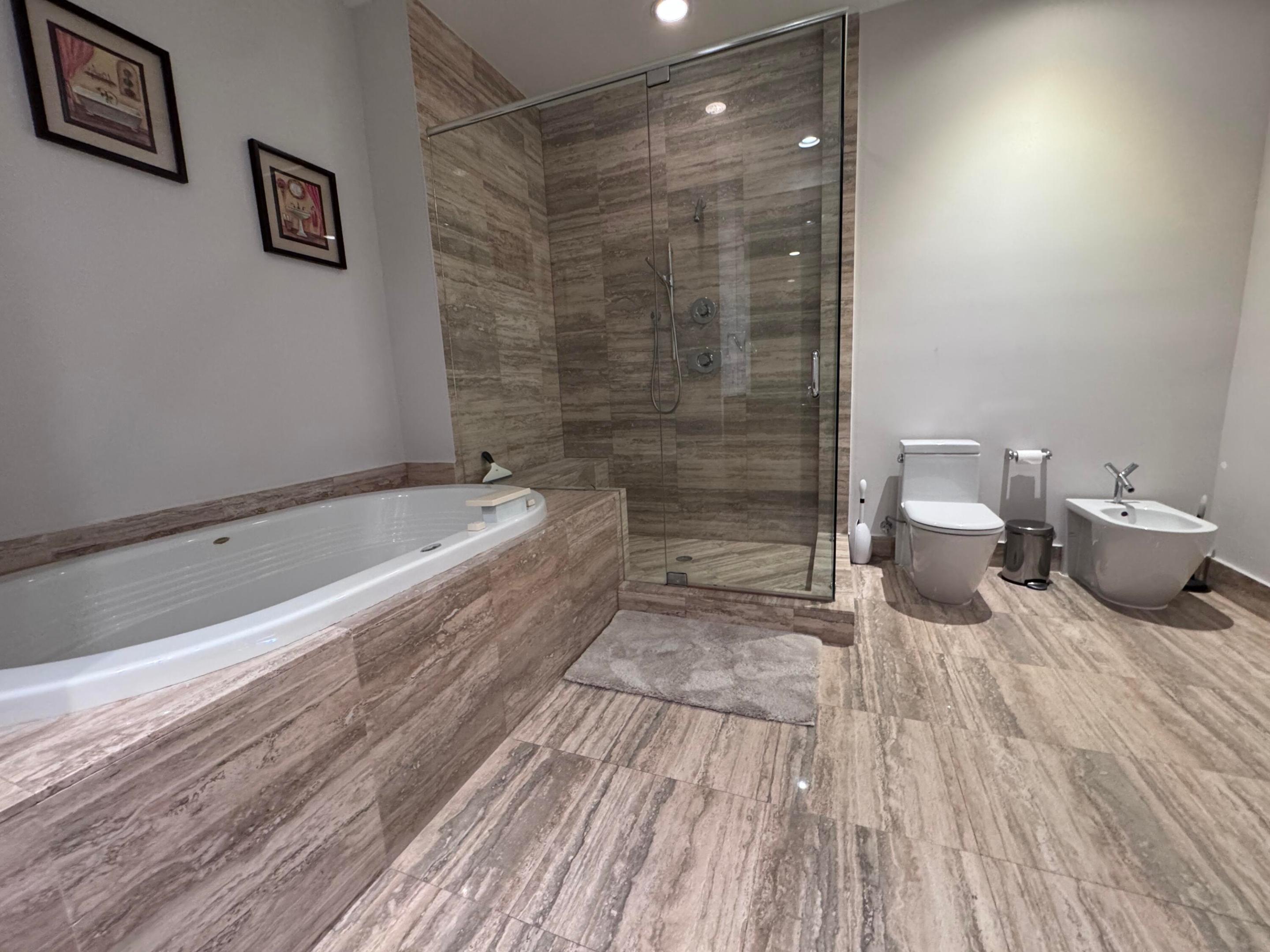 16001 Collins #4002, Sunny Isles Beach FL 33160