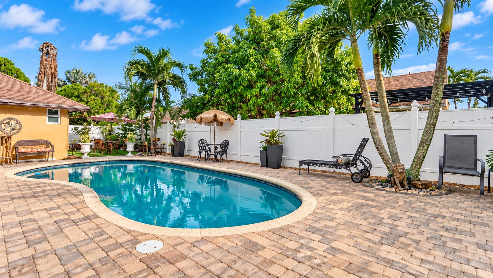 7430 NW 49TH, Lauderhill FL 33319