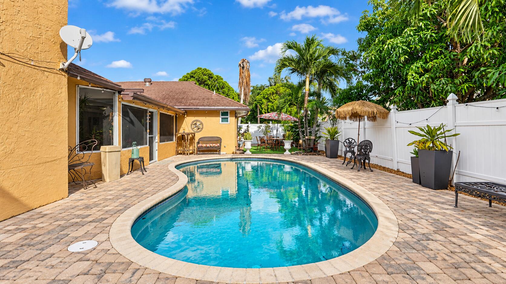 7430 NW 49TH, Lauderhill FL 33319