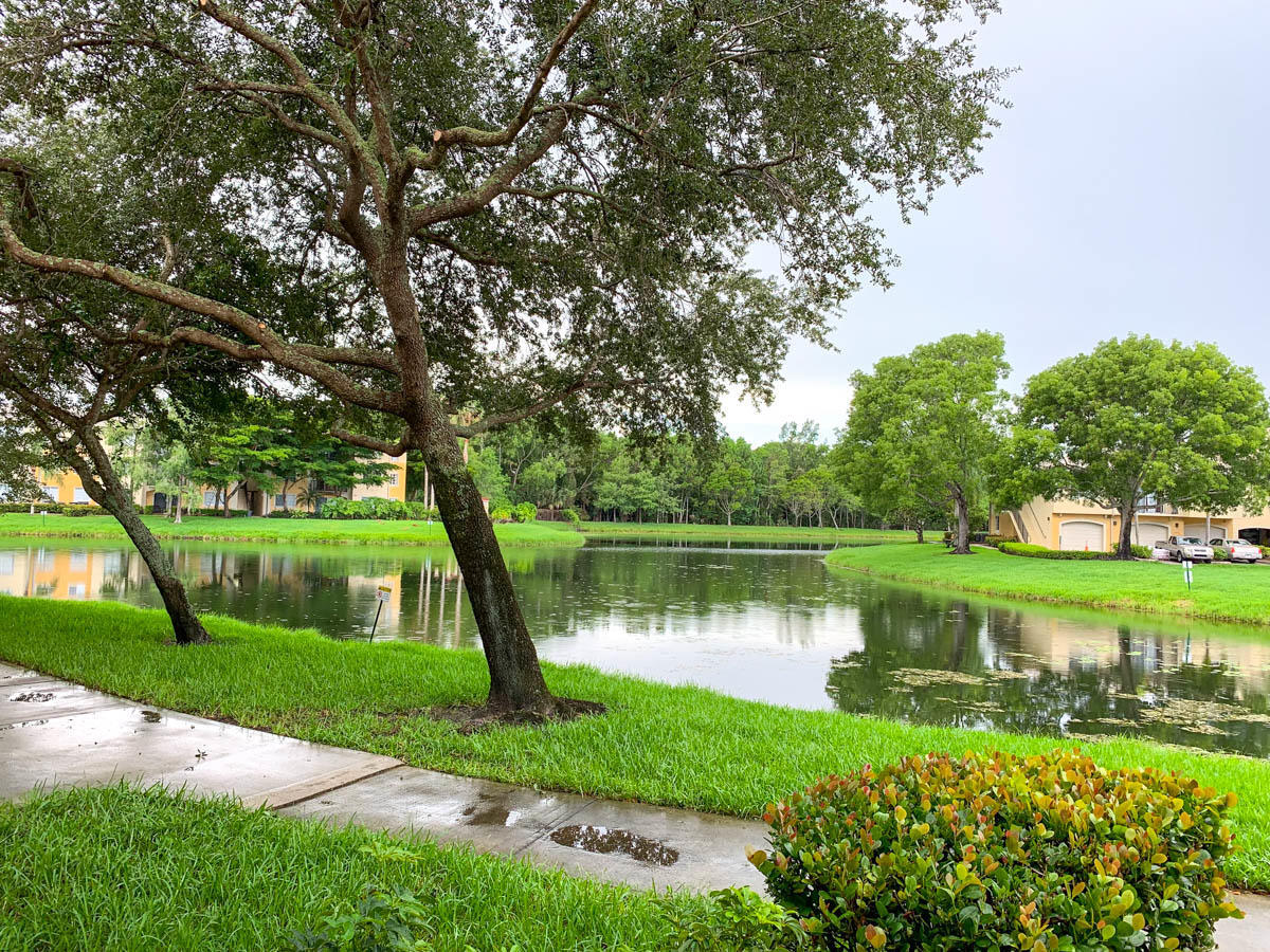 500 CRESTWOOD #502, Royal Palm Beach FL 33411