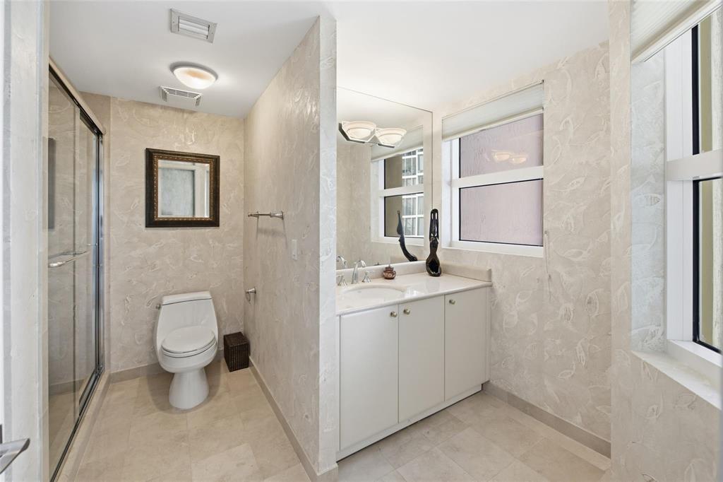 2110 N OCEAN #9D, Fort Lauderdale FL 33305