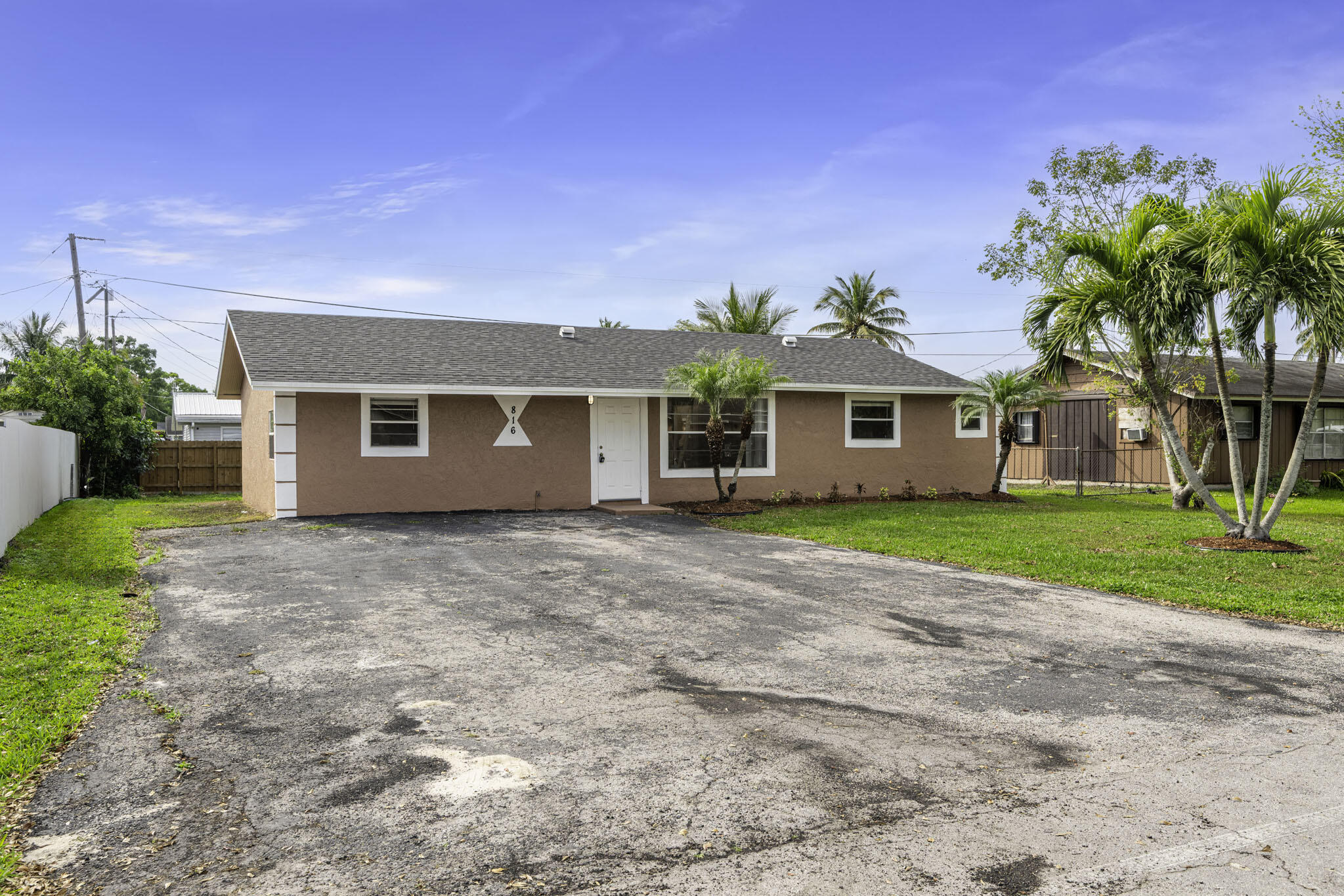 816 NE 22ND, Belle Glade FL 33430