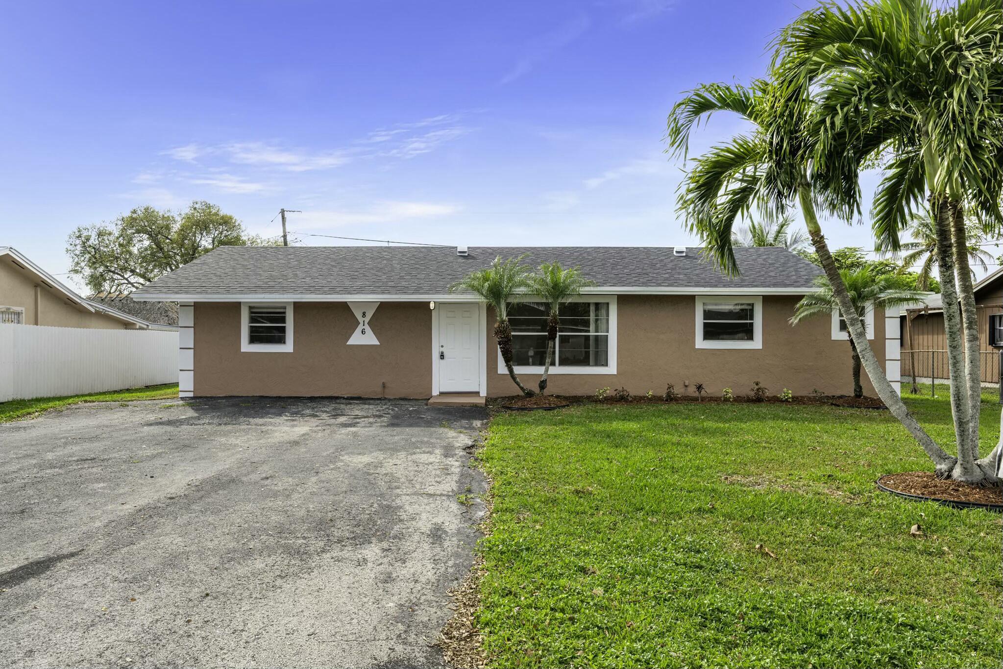 816 NE 22ND, Belle Glade FL 33430