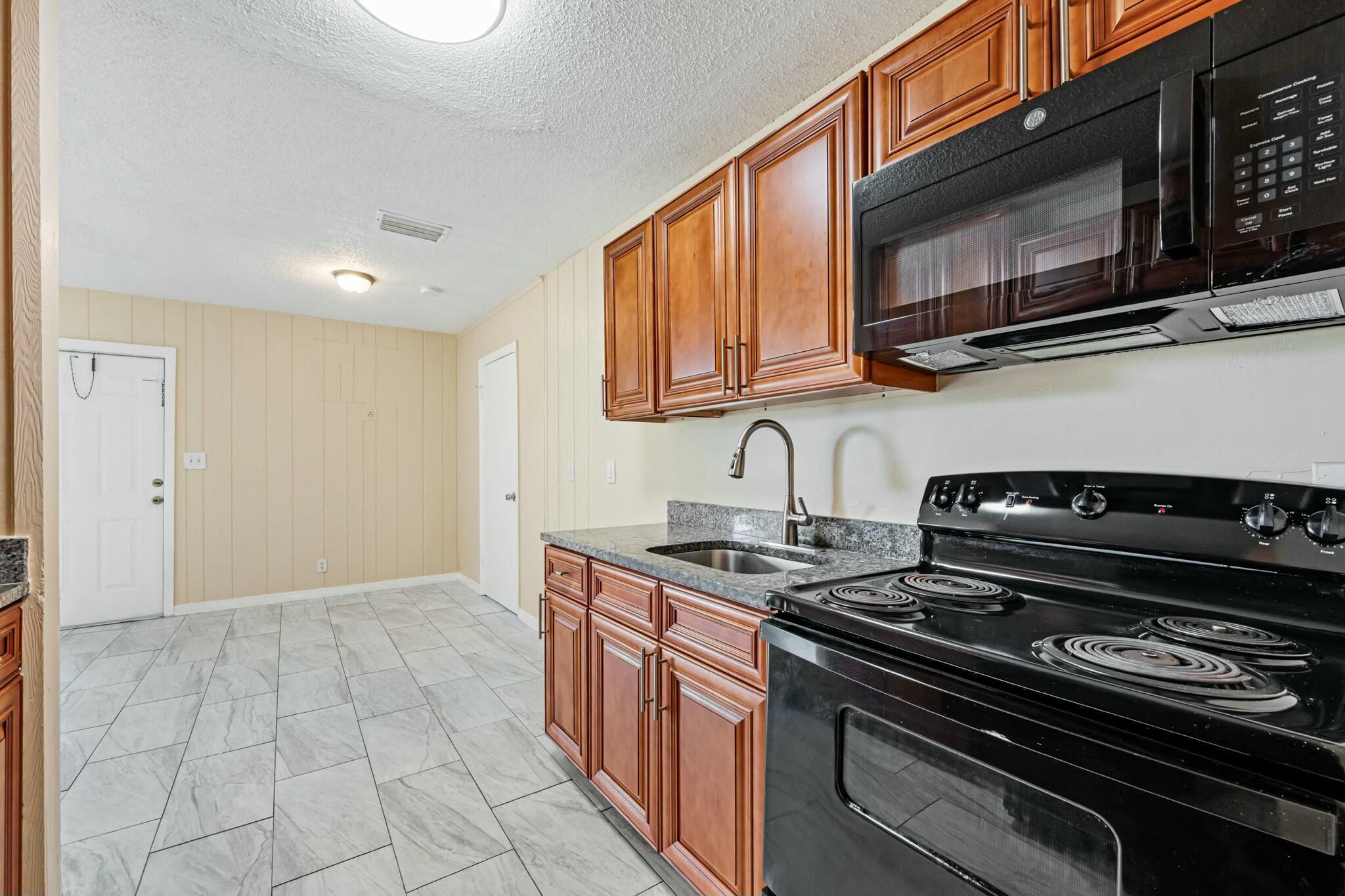 816 NE 22ND, Belle Glade FL 33430