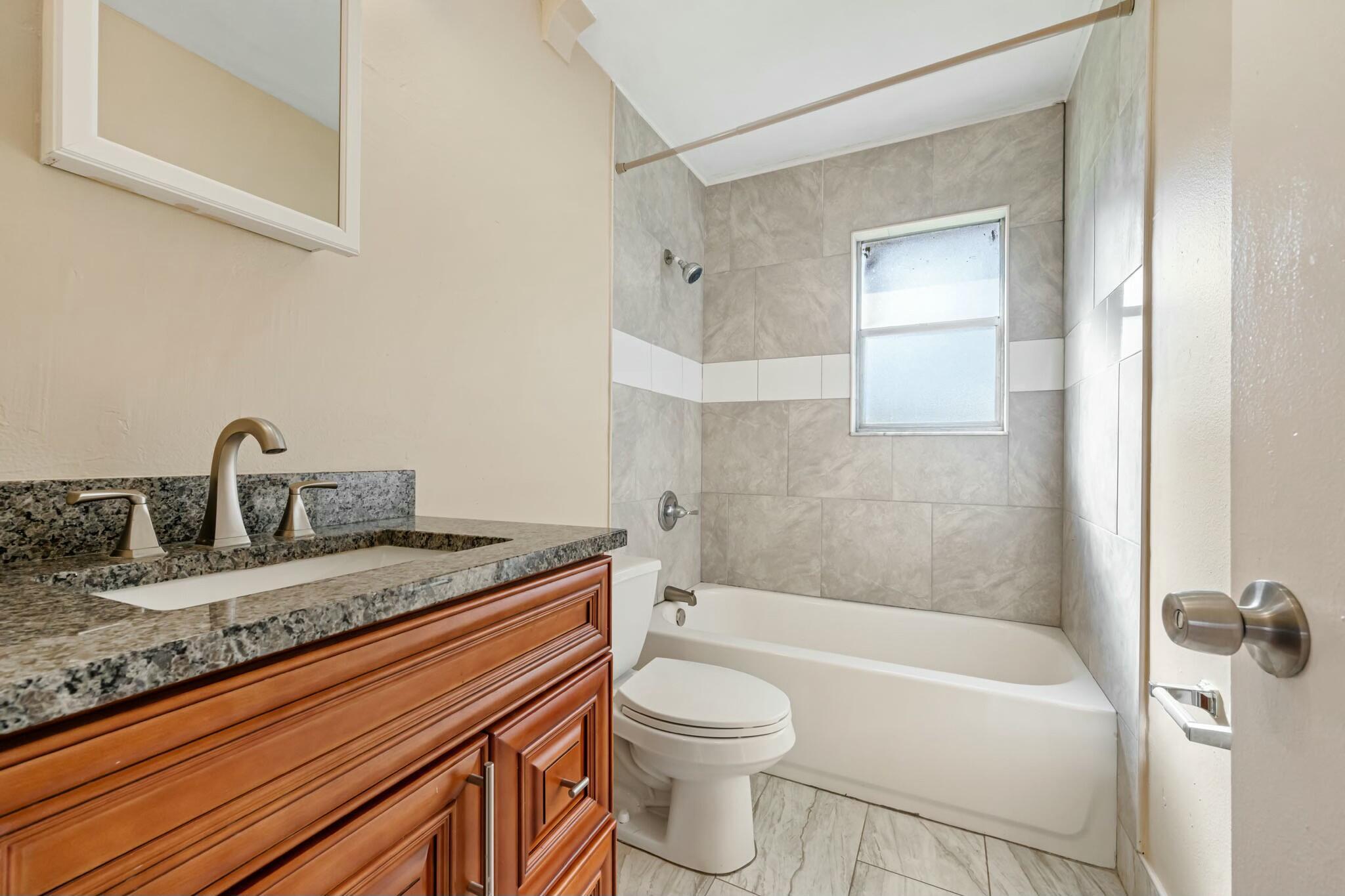 816 NE 22ND, Belle Glade FL 33430