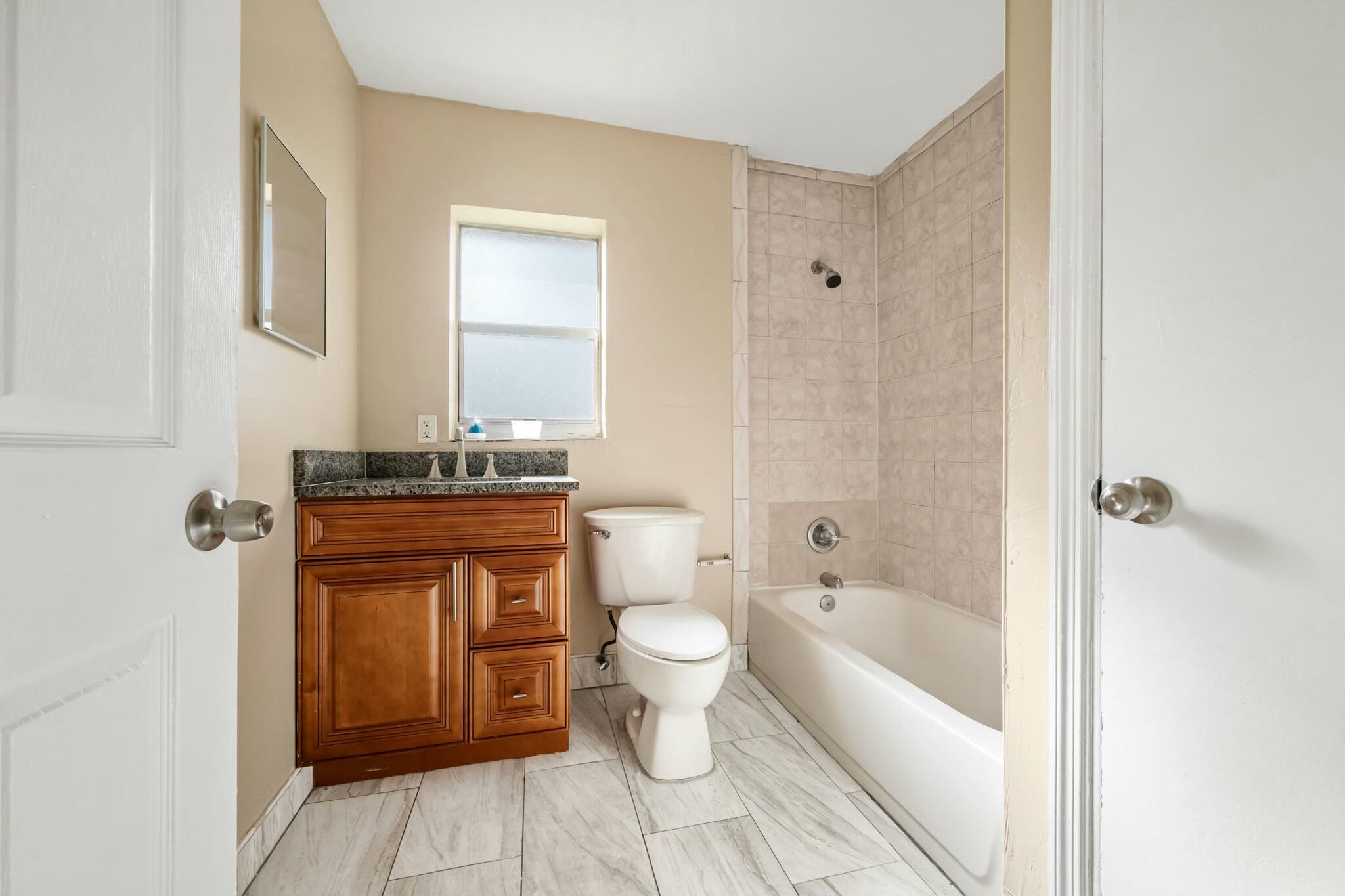 816 NE 22ND, Belle Glade FL 33430