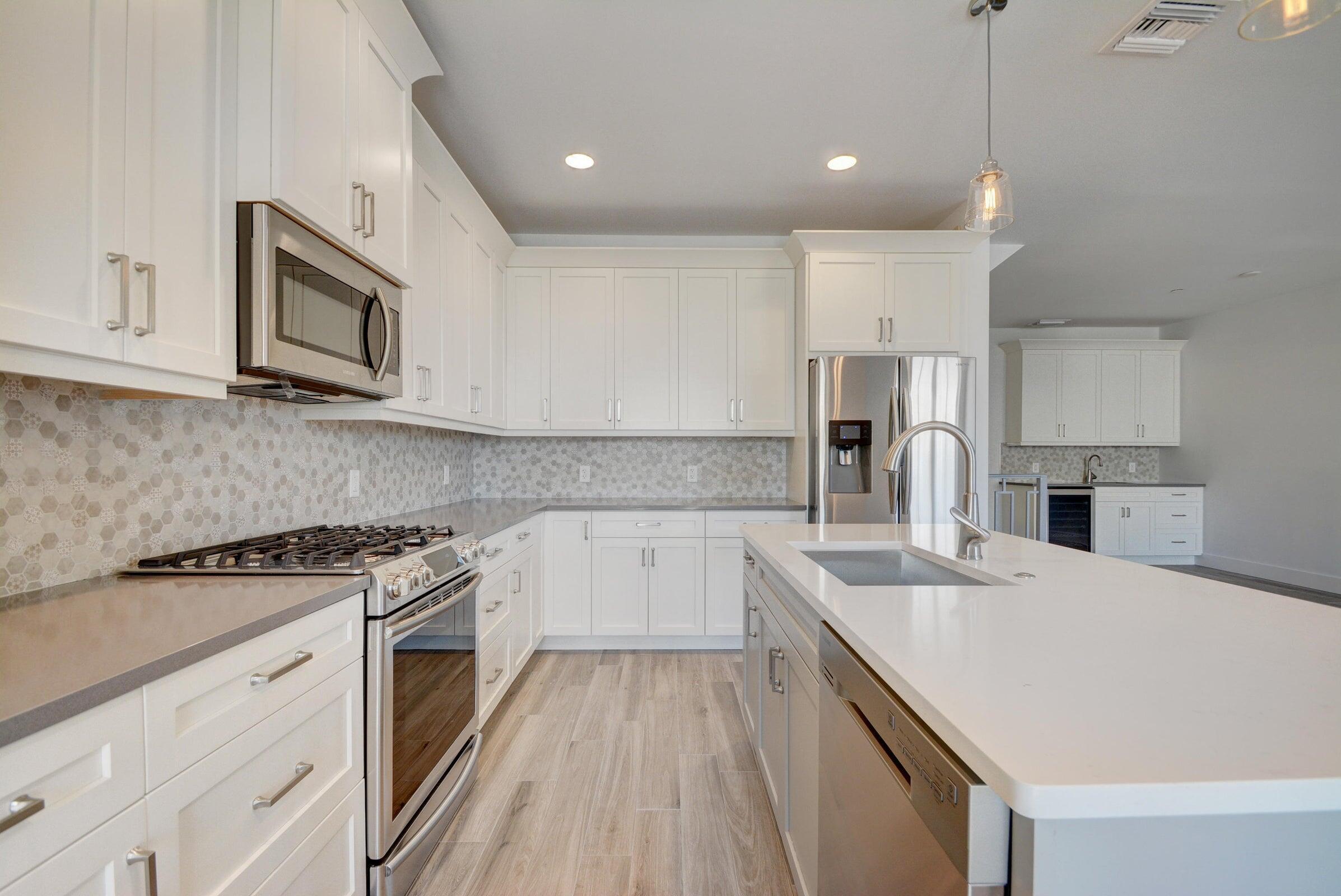 3770 County Line #C2, Tequesta FL 33469