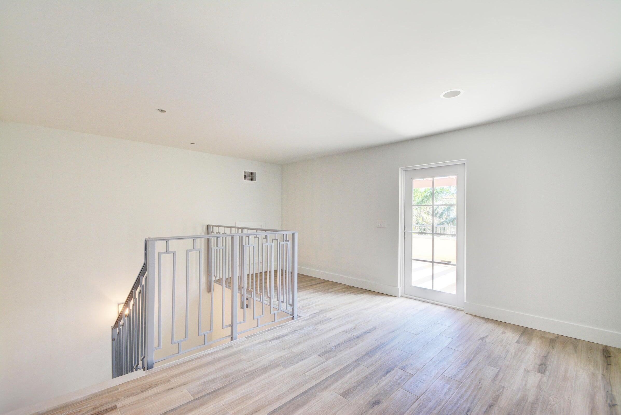 3770 County Line #C2, Tequesta FL 33469
