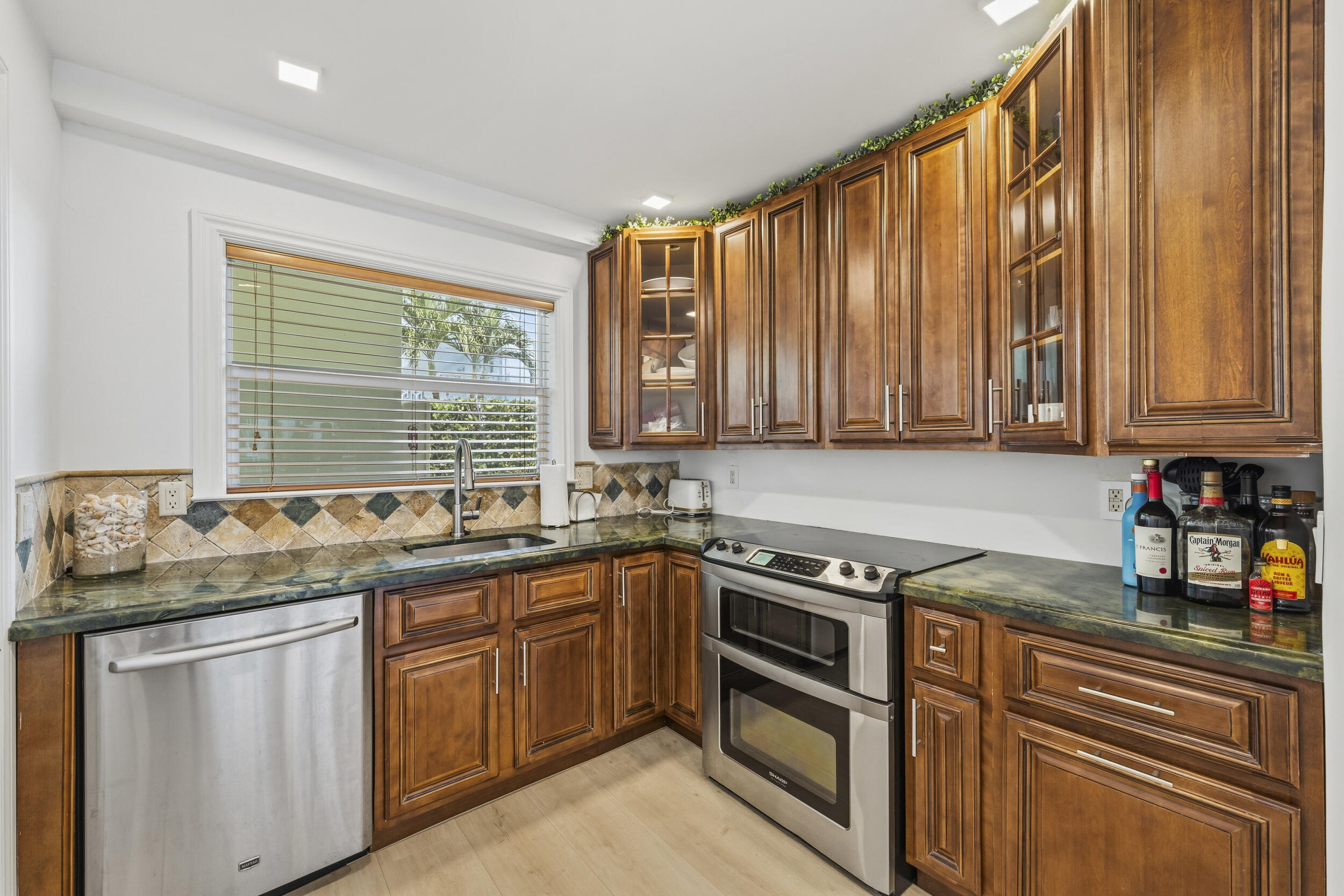 68 YACHT CLUB #12, North Palm Beach FL 33408