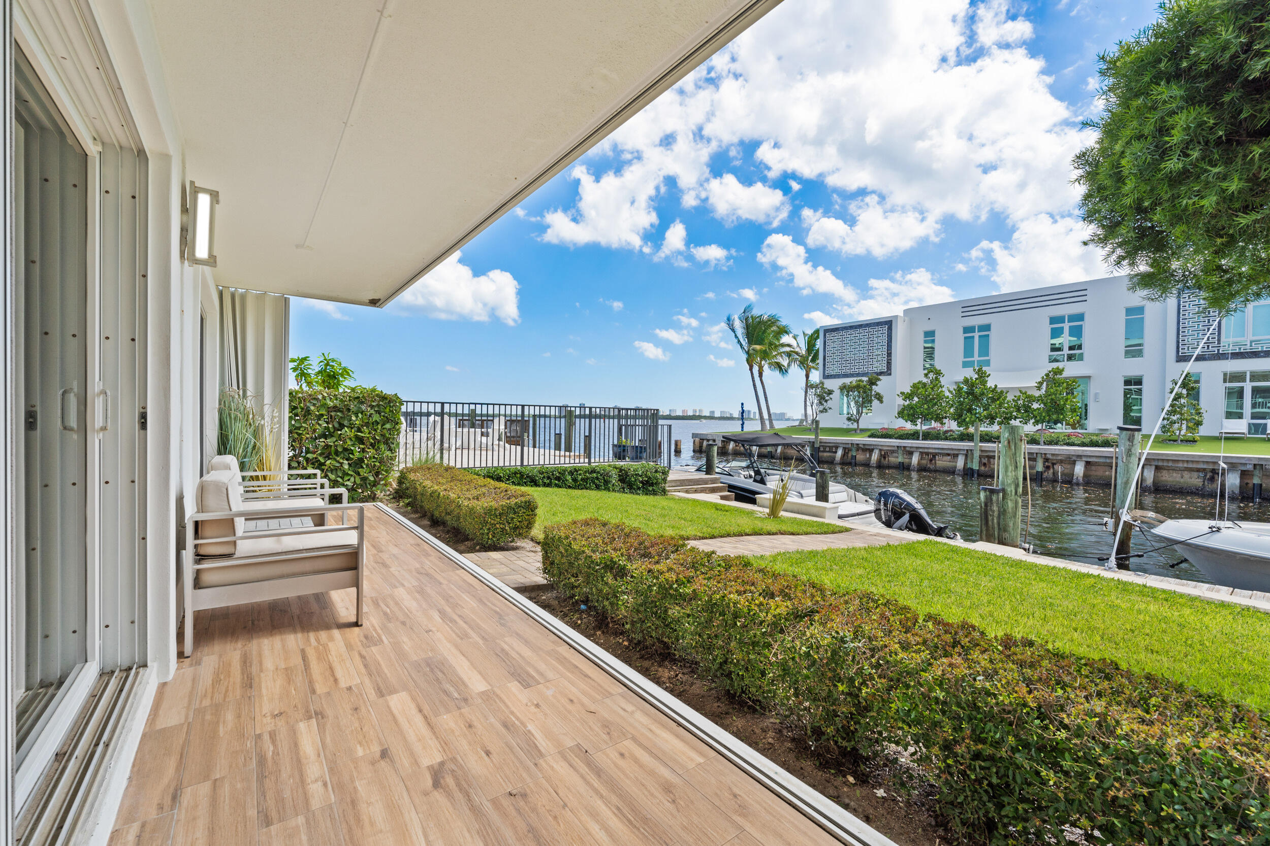 68 YACHT CLUB #12, North Palm Beach FL 33408