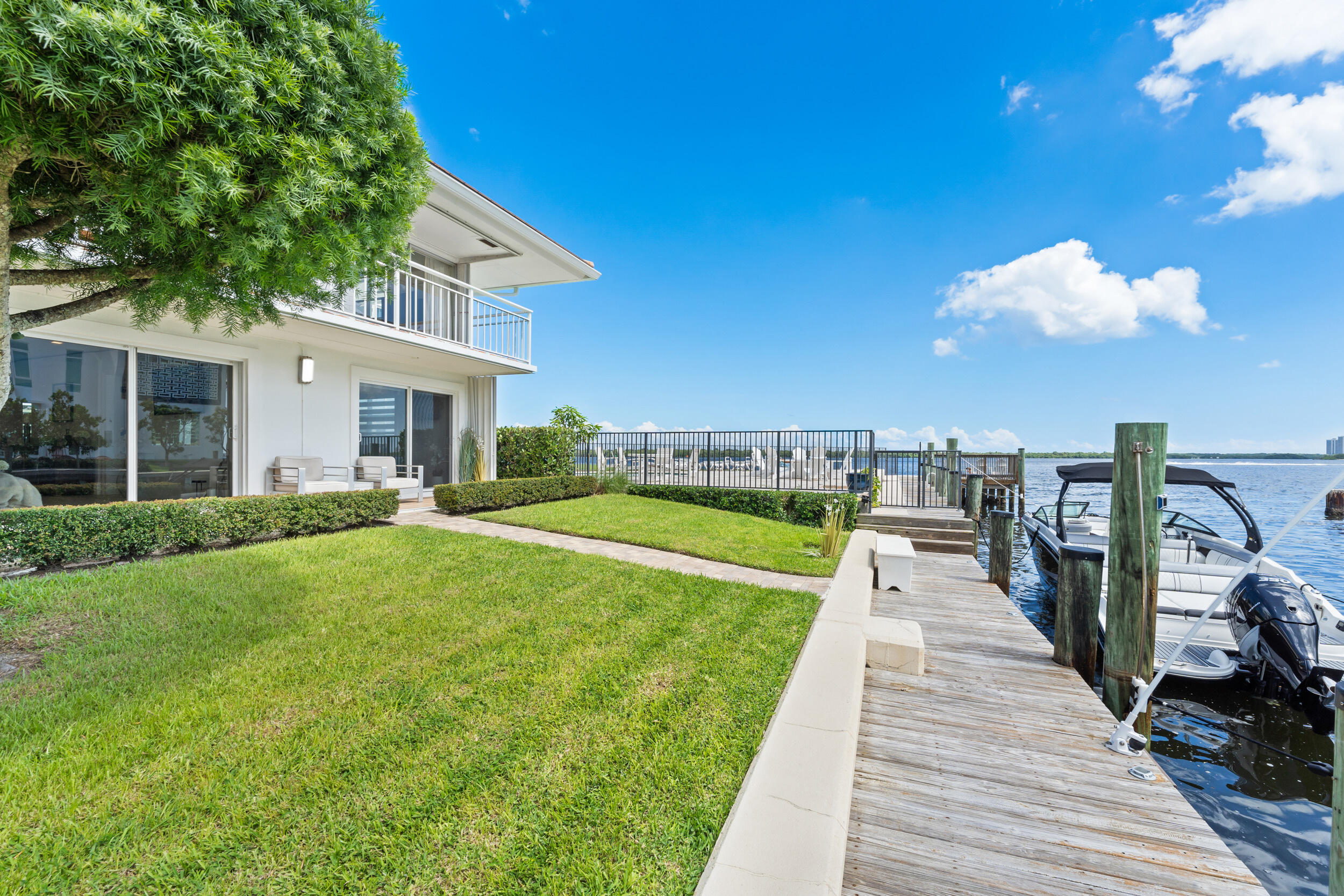 68 YACHT CLUB #12, North Palm Beach FL 33408