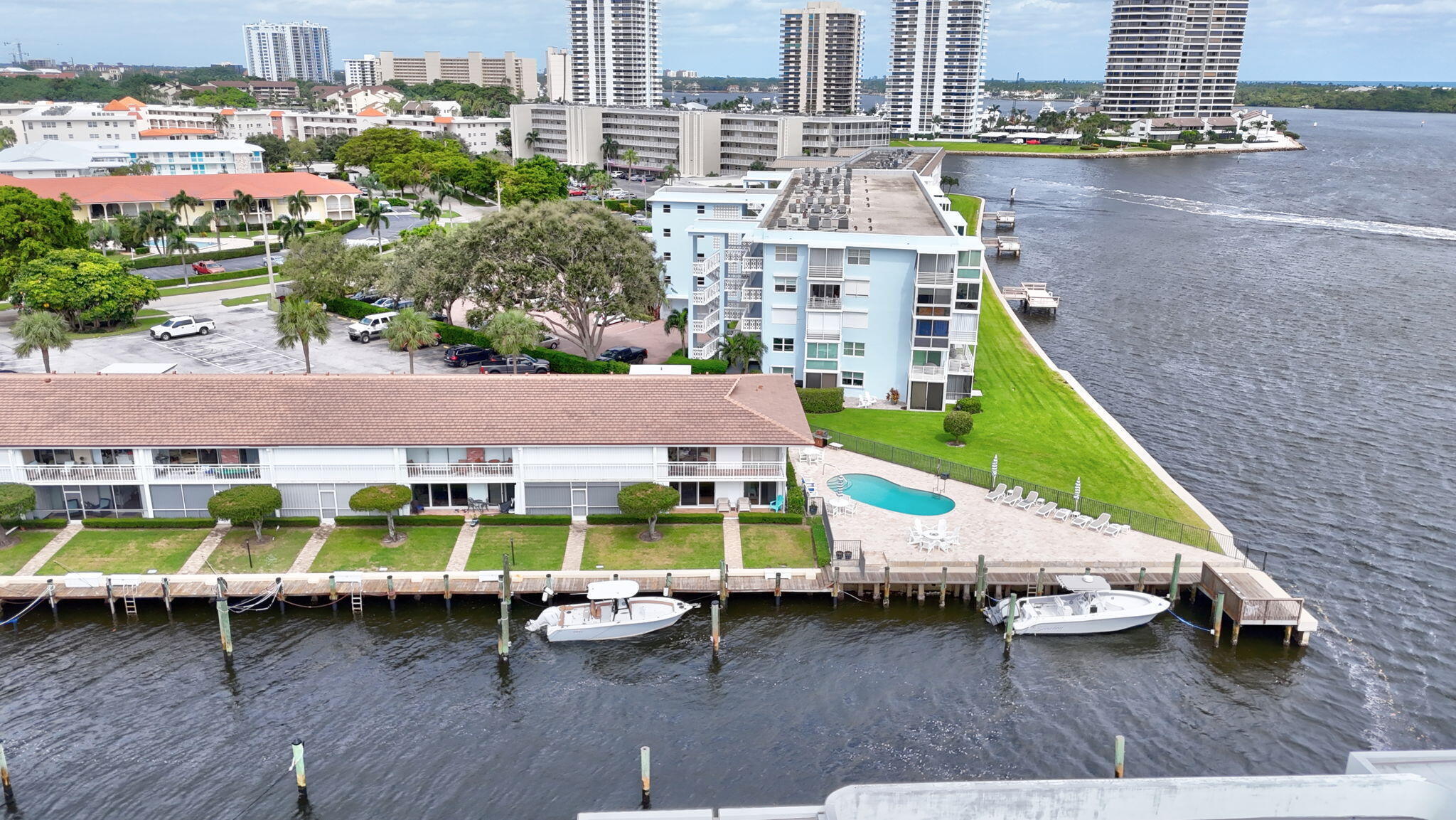 68 YACHT CLUB #12, North Palm Beach FL 33408