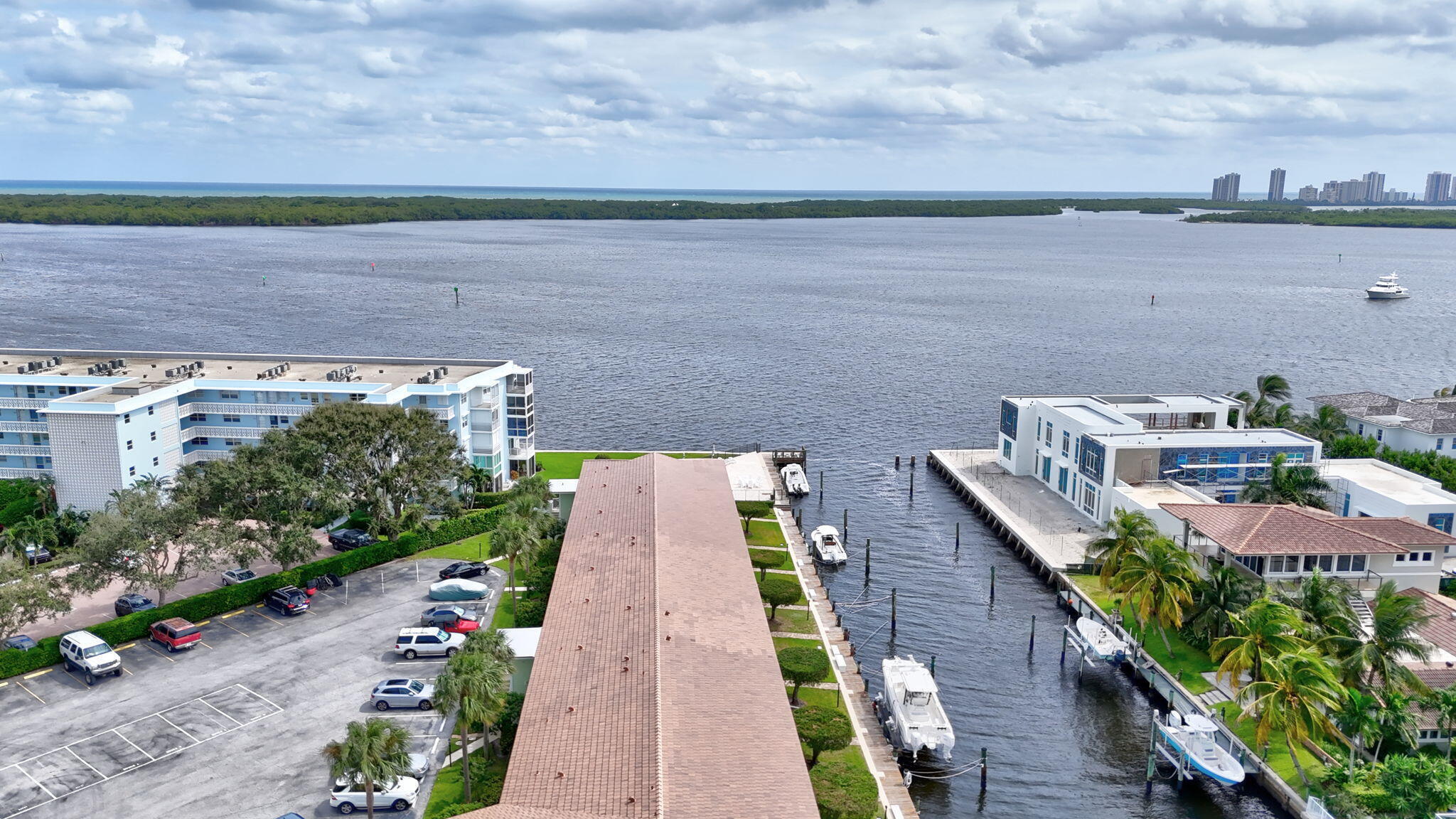 68 YACHT CLUB #12, North Palm Beach FL 33408