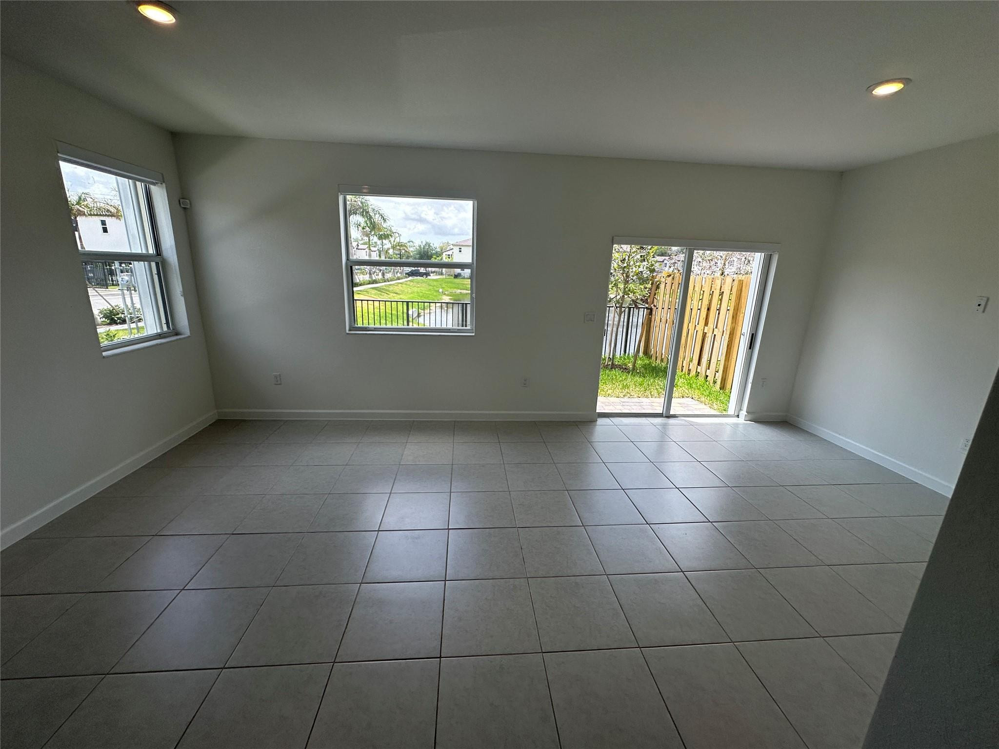 5504 NW 27TH, Lauderhill FL 33313