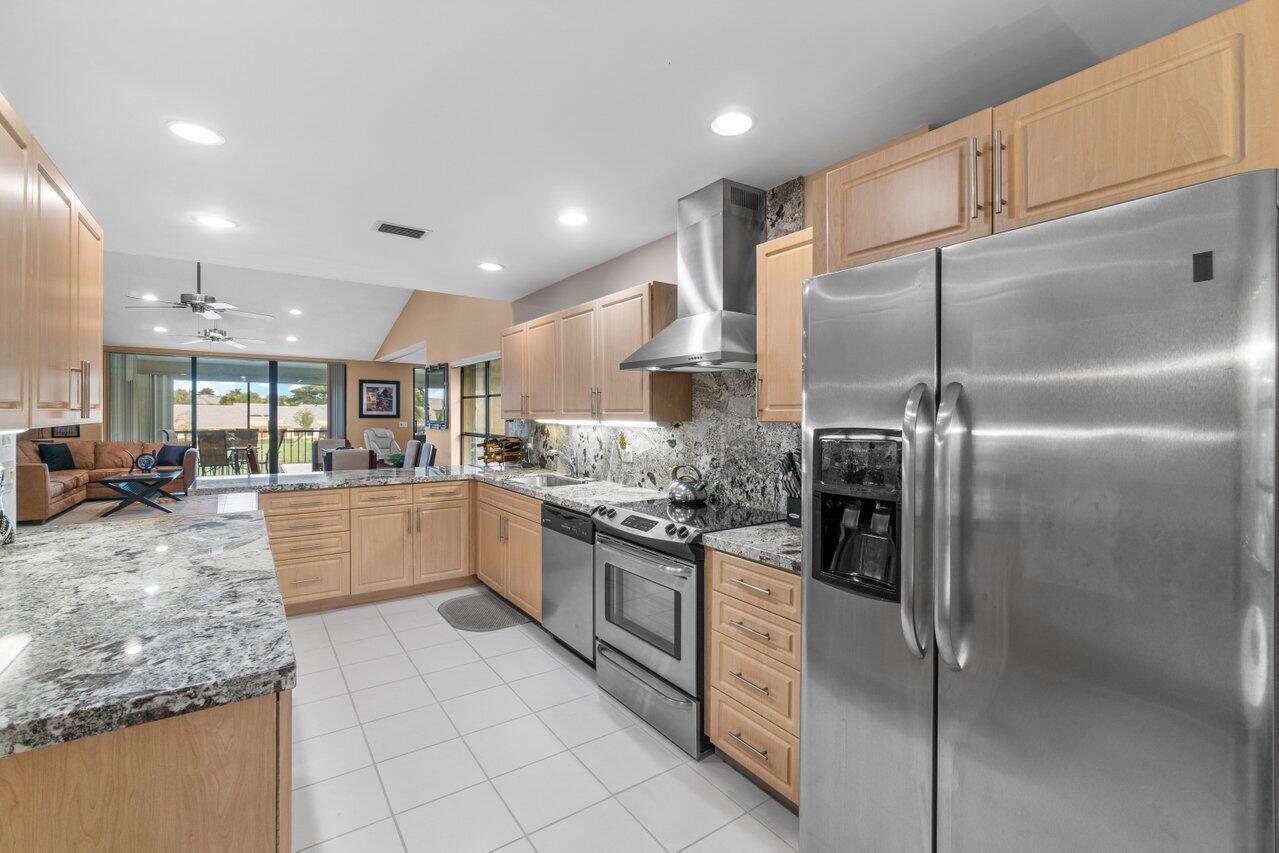 68 Eastgate #D, Boynton Beach FL 33436