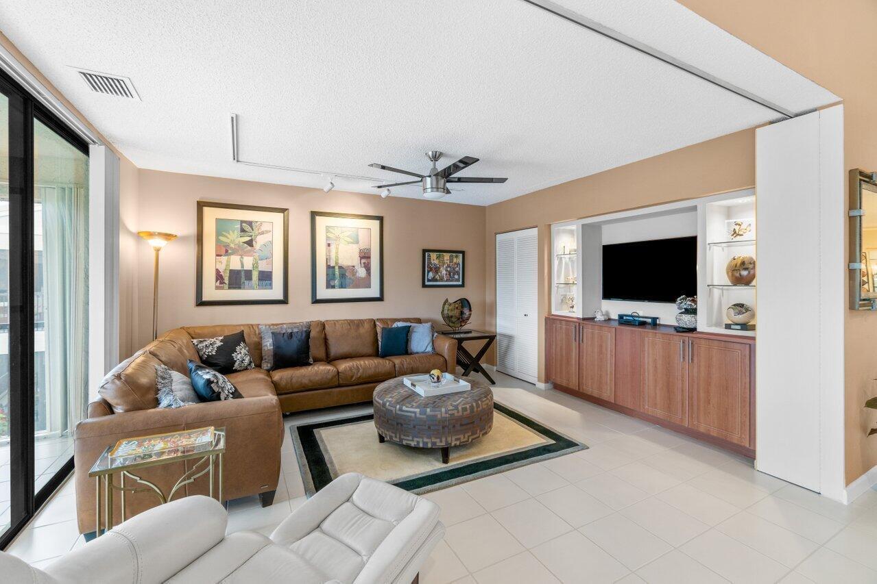 68 Eastgate #D, Boynton Beach FL 33436