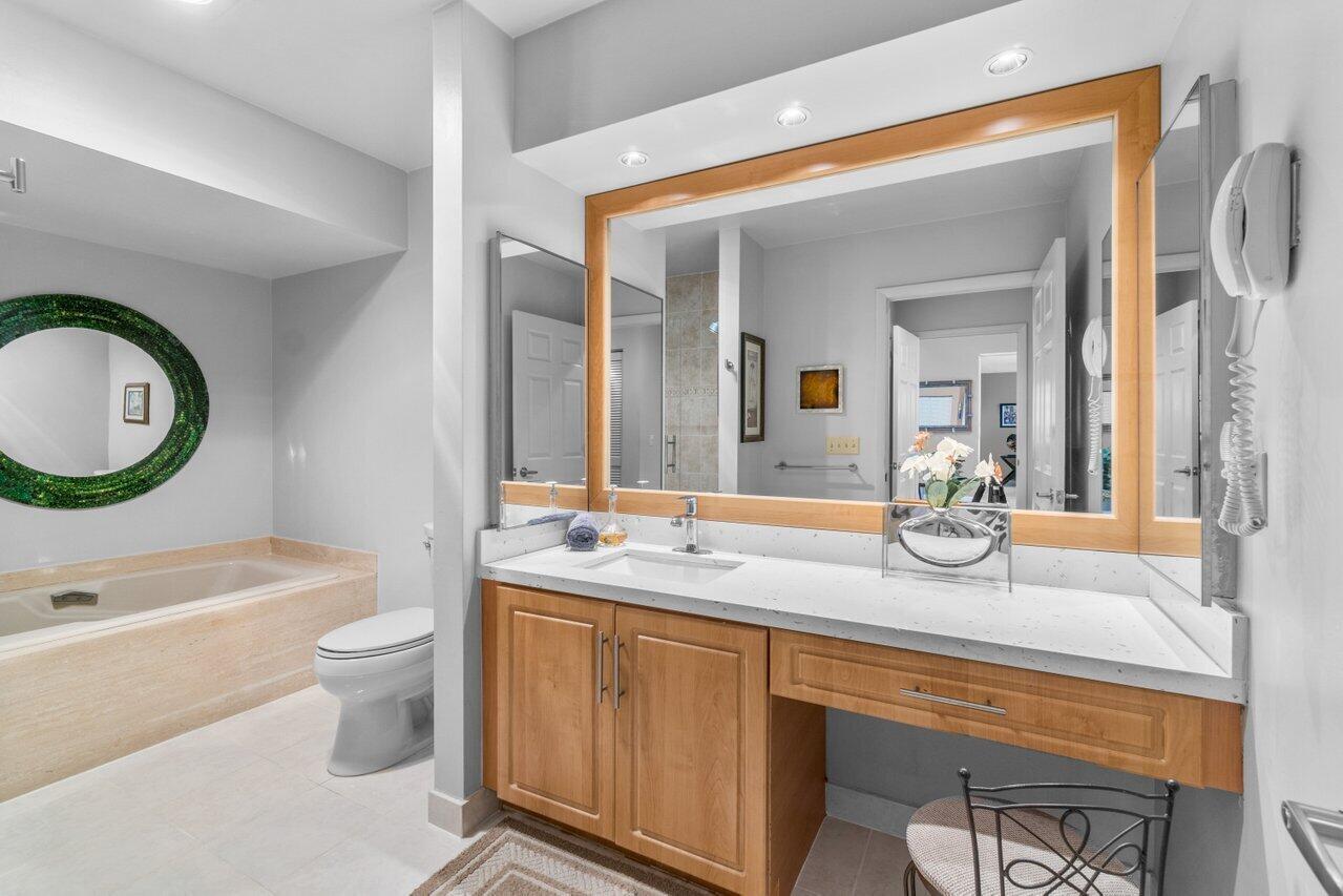 68 Eastgate #D, Boynton Beach FL 33436