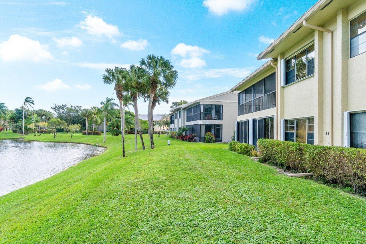 68 Eastgate #D, Boynton Beach FL 33436