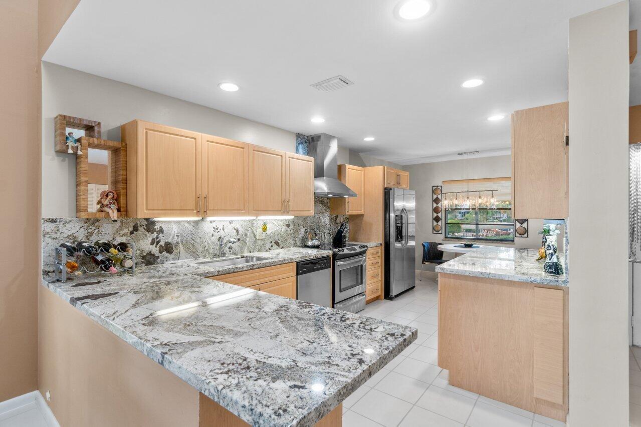 68 Eastgate #D, Boynton Beach FL 33436