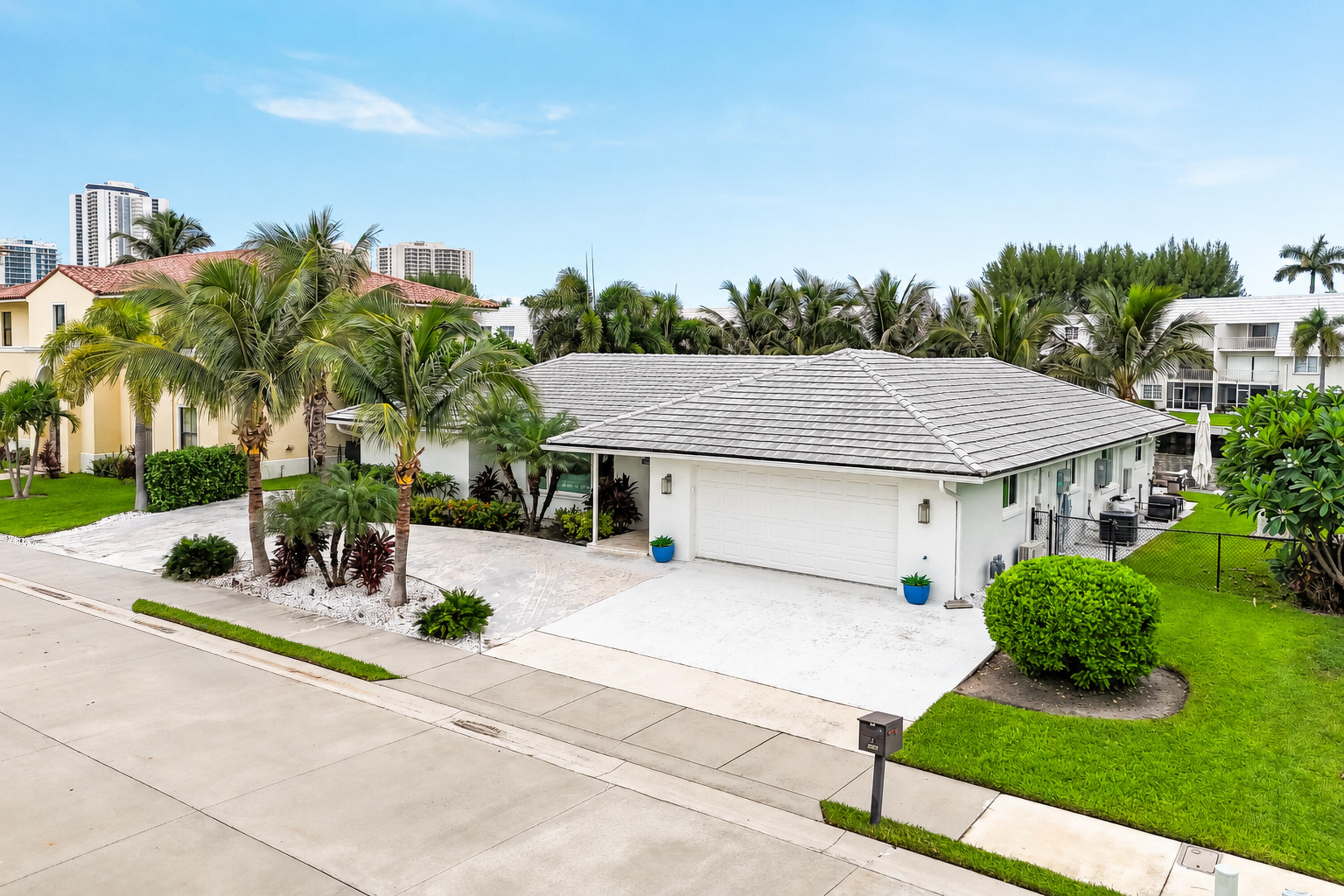1091 SINGER, Singer Island FL 33404