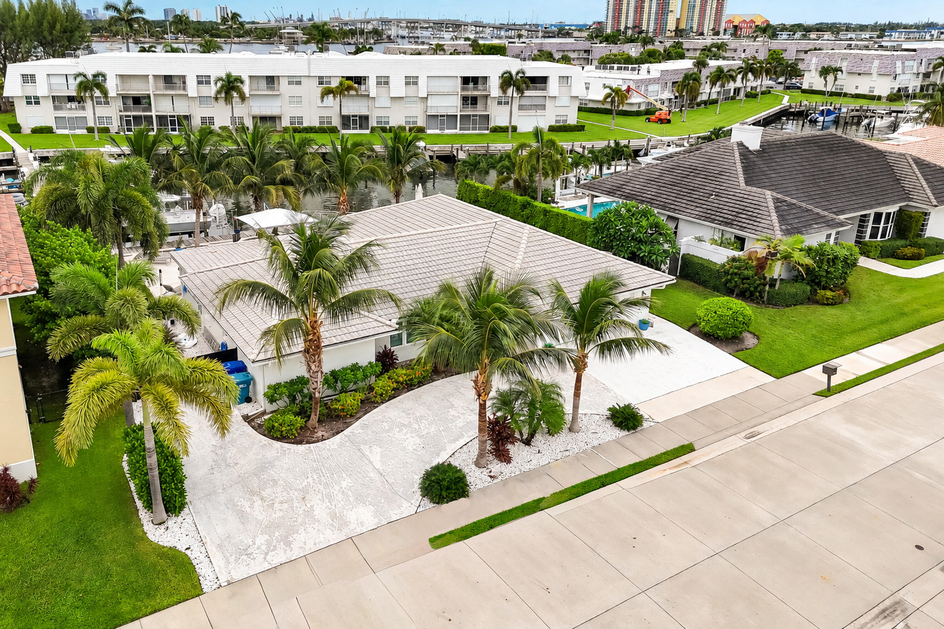 1091 SINGER, Singer Island FL 33404