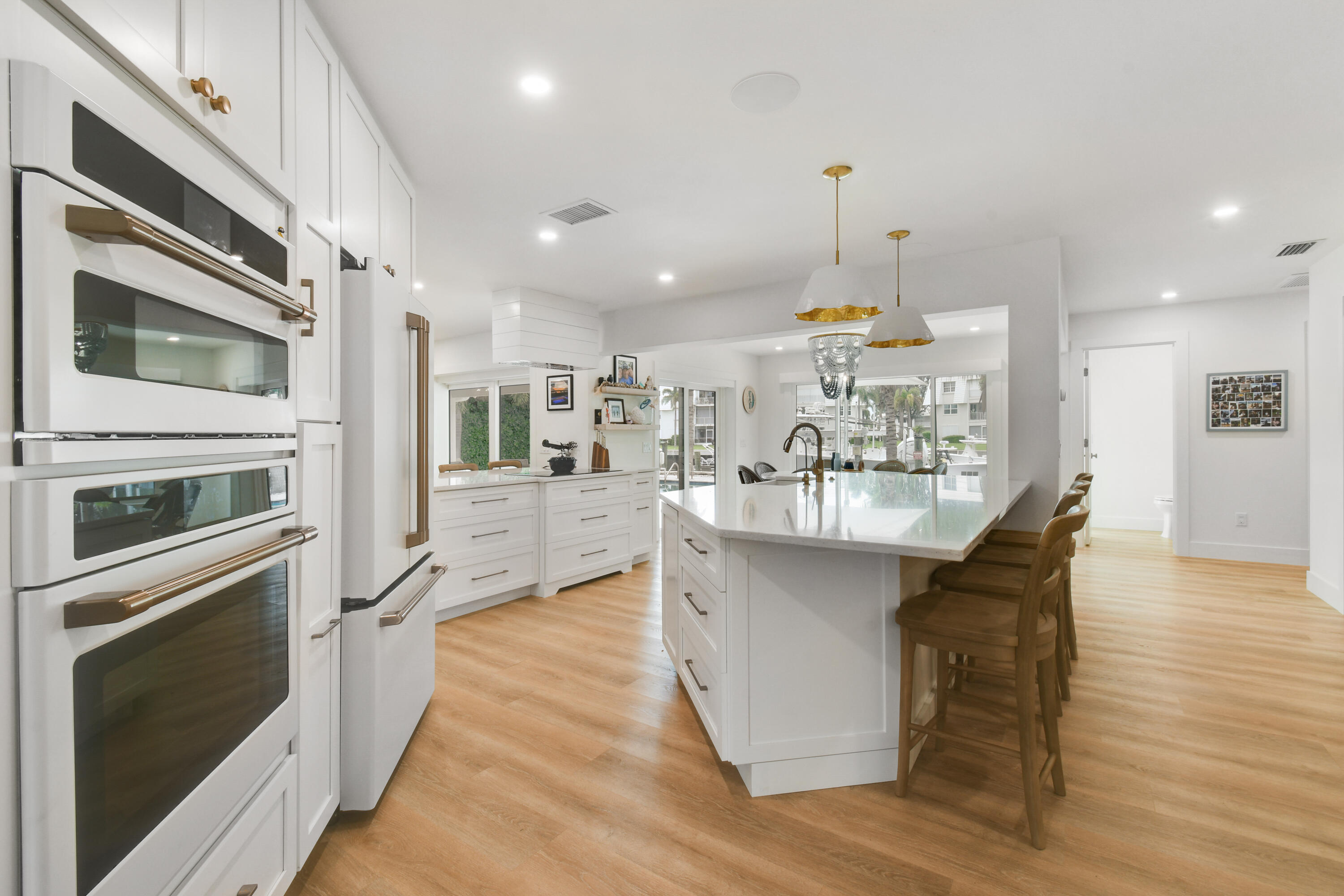 1091 SINGER, Singer Island FL 33404