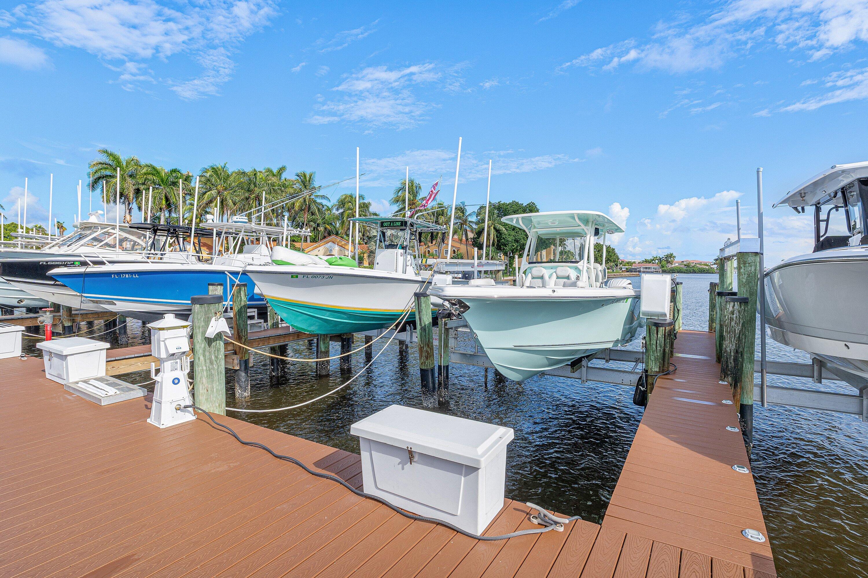 167 YACHT CLUB #107, Hypoluxo FL 33462