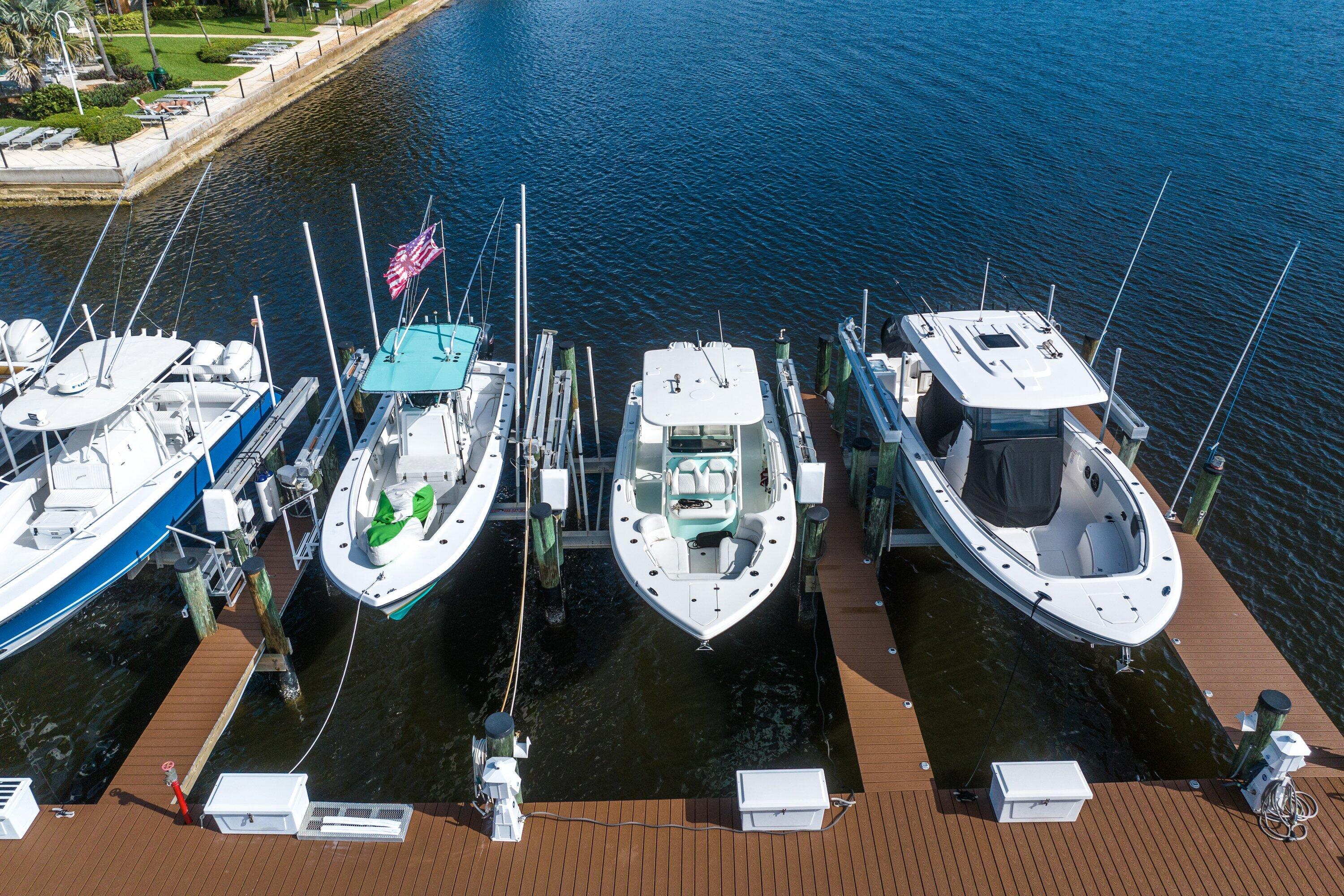 167 YACHT CLUB #107, Hypoluxo FL 33462