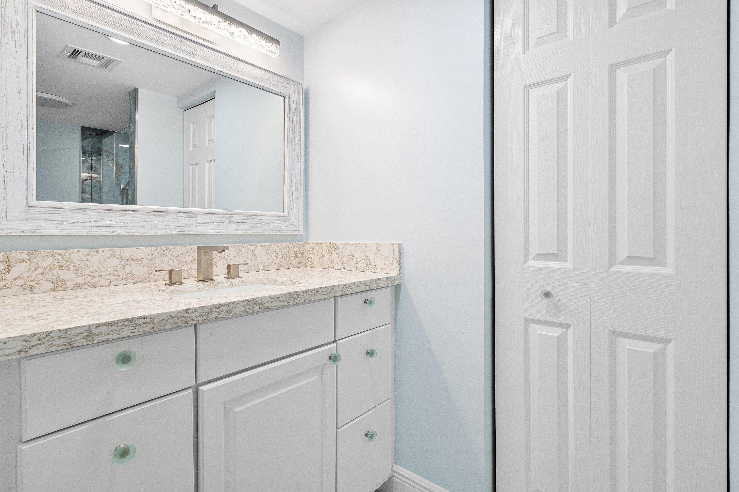 167 YACHT CLUB #107, Hypoluxo FL 33462