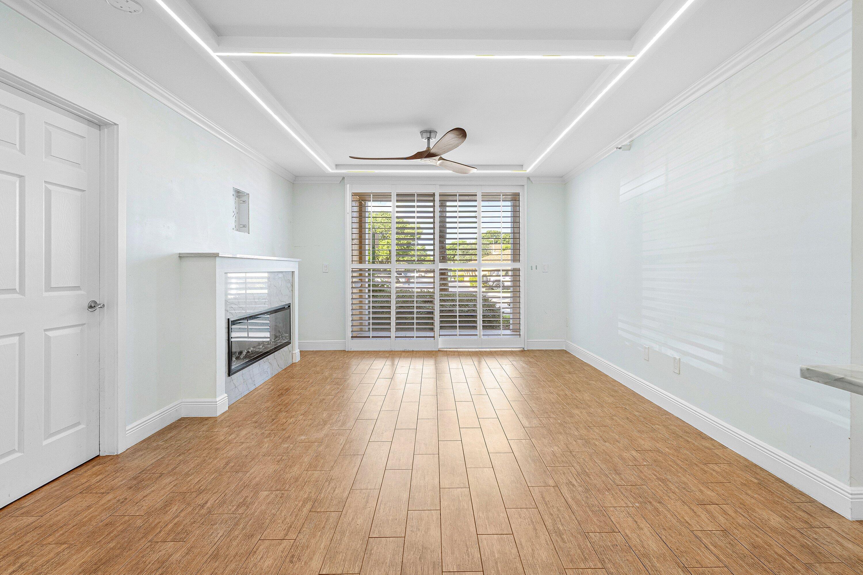 167 YACHT CLUB #107, Hypoluxo FL 33462