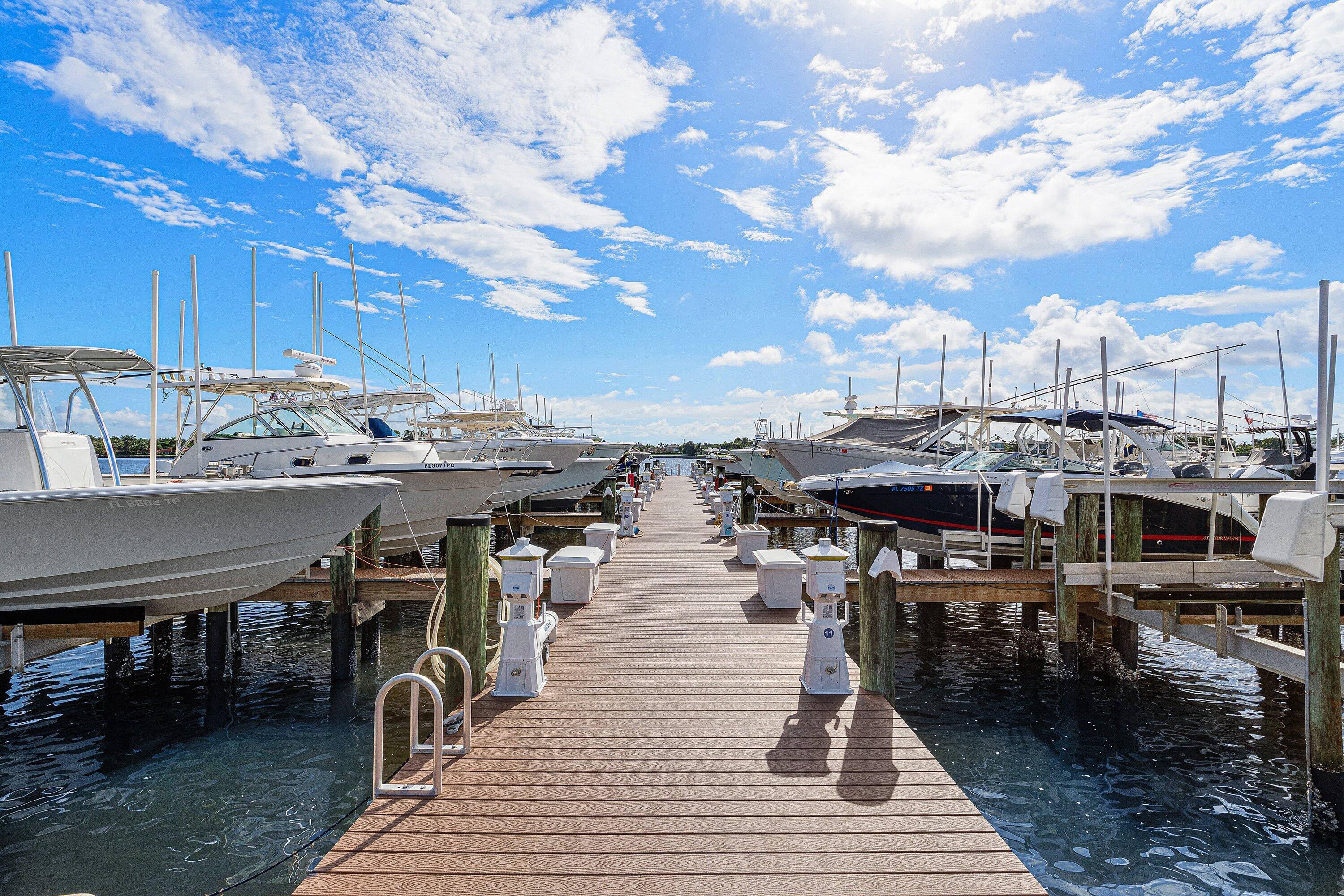 167 YACHT CLUB #107, Hypoluxo FL 33462