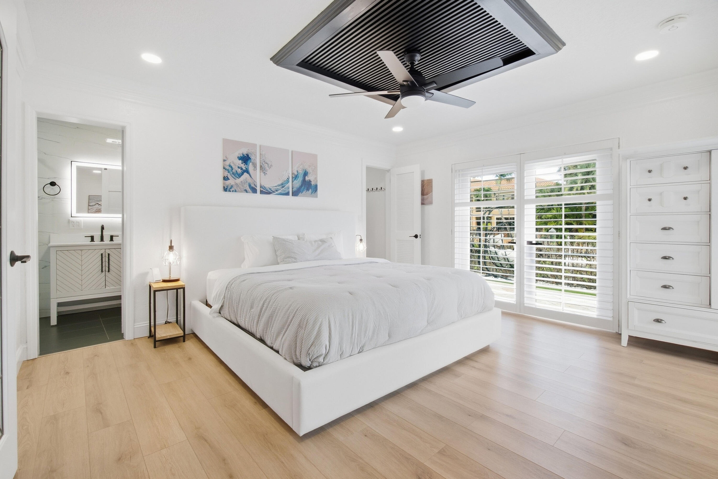 4030 NE 25TH, Lighthouse Point FL 33064