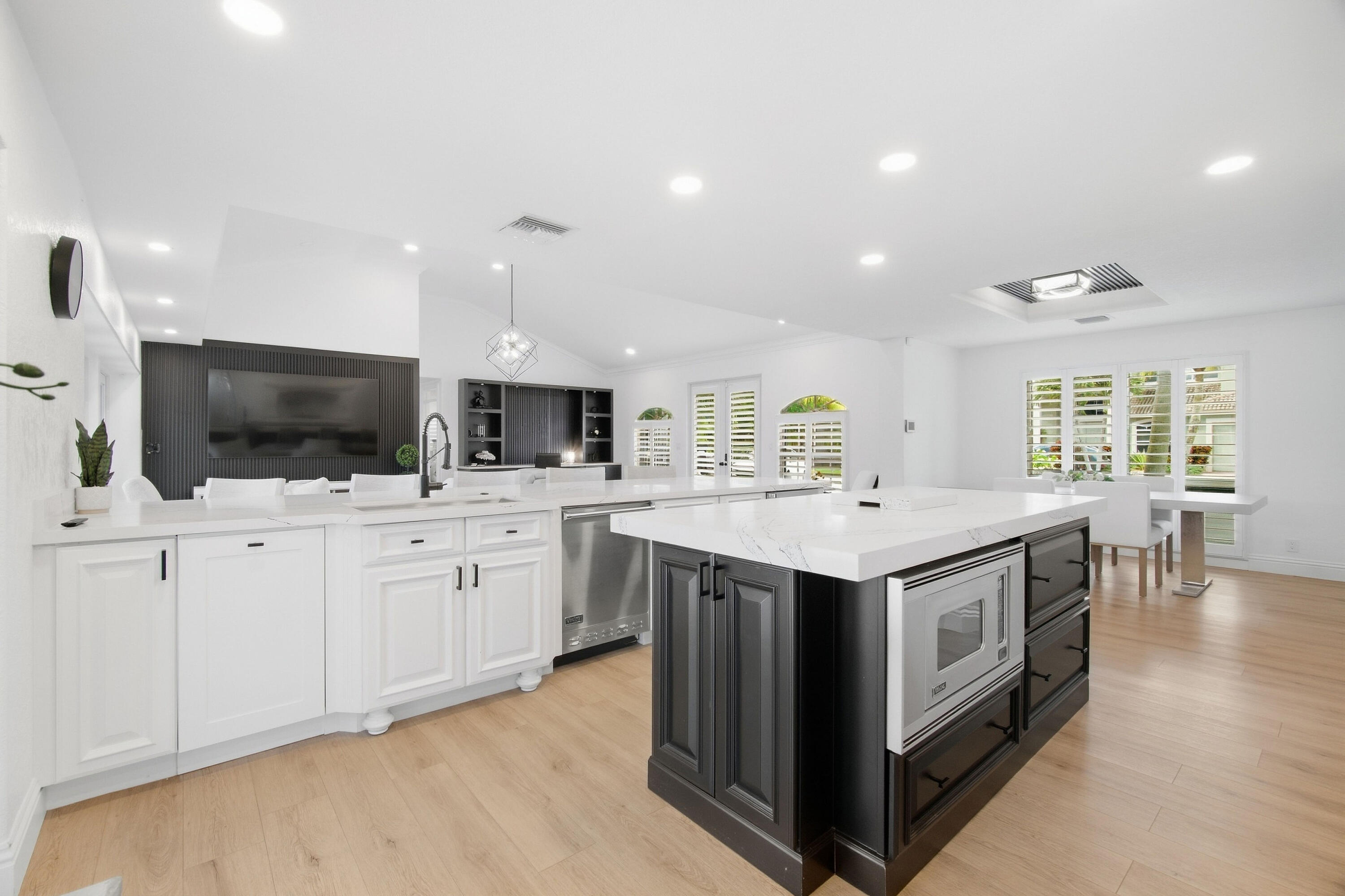 4030 NE 25TH, Lighthouse Point FL 33064