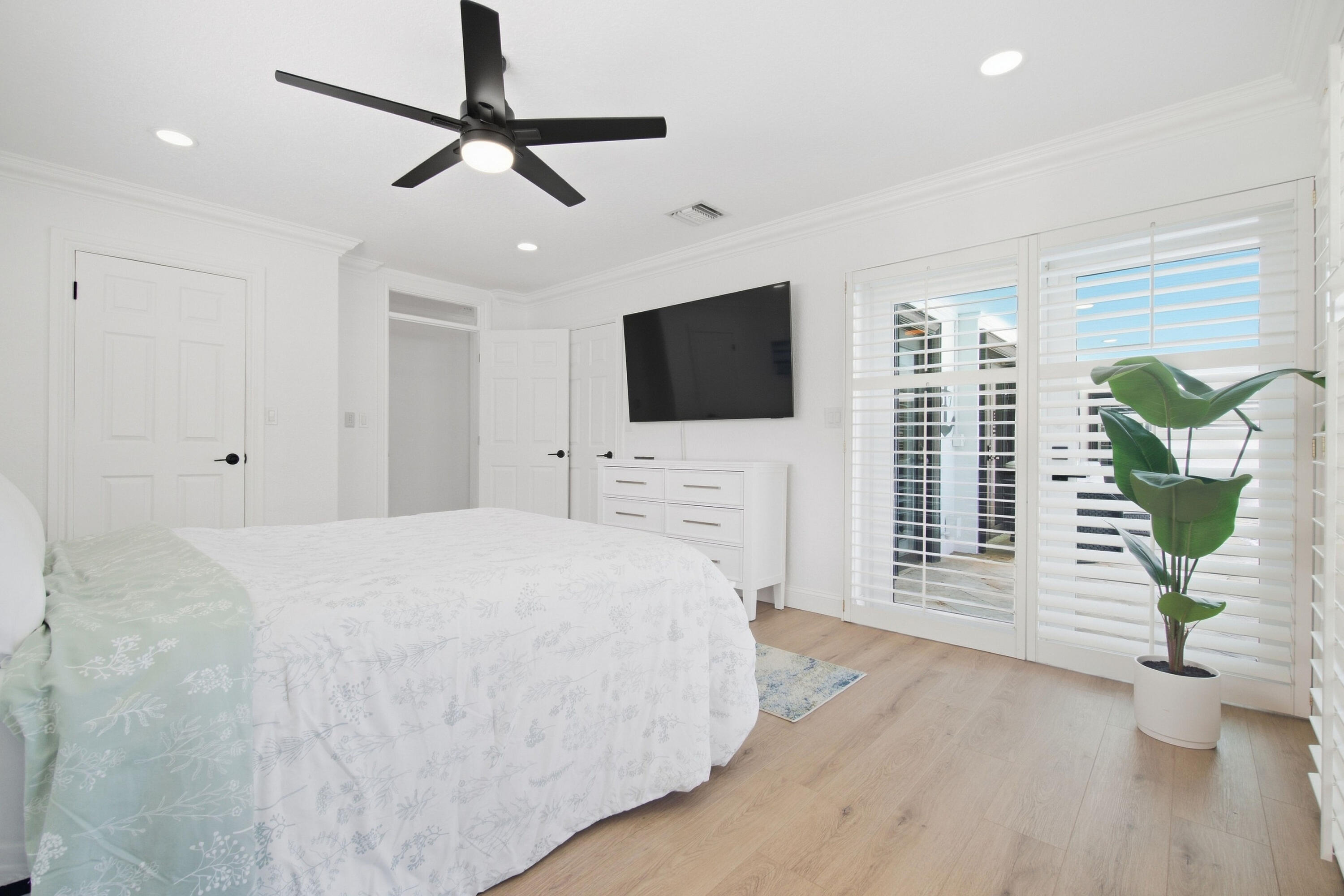 4030 NE 25TH, Lighthouse Point FL 33064