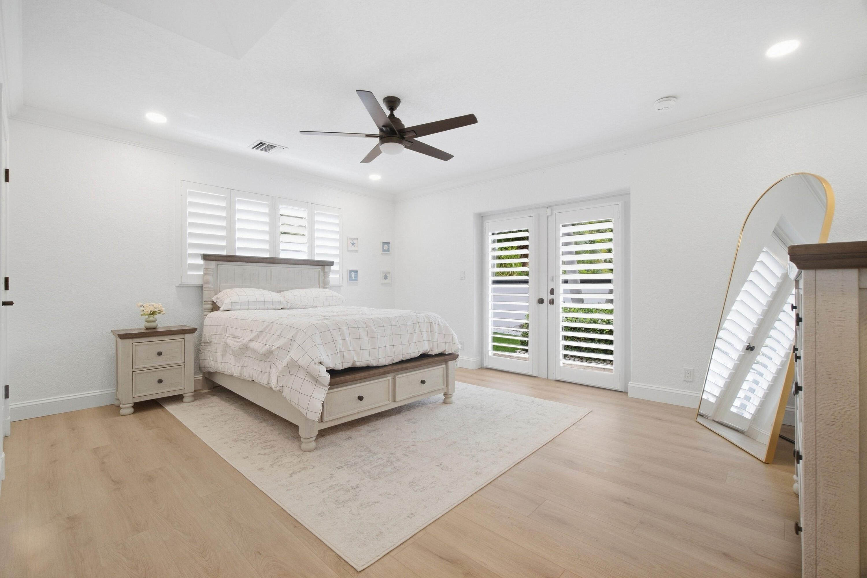 4030 NE 25TH, Lighthouse Point FL 33064