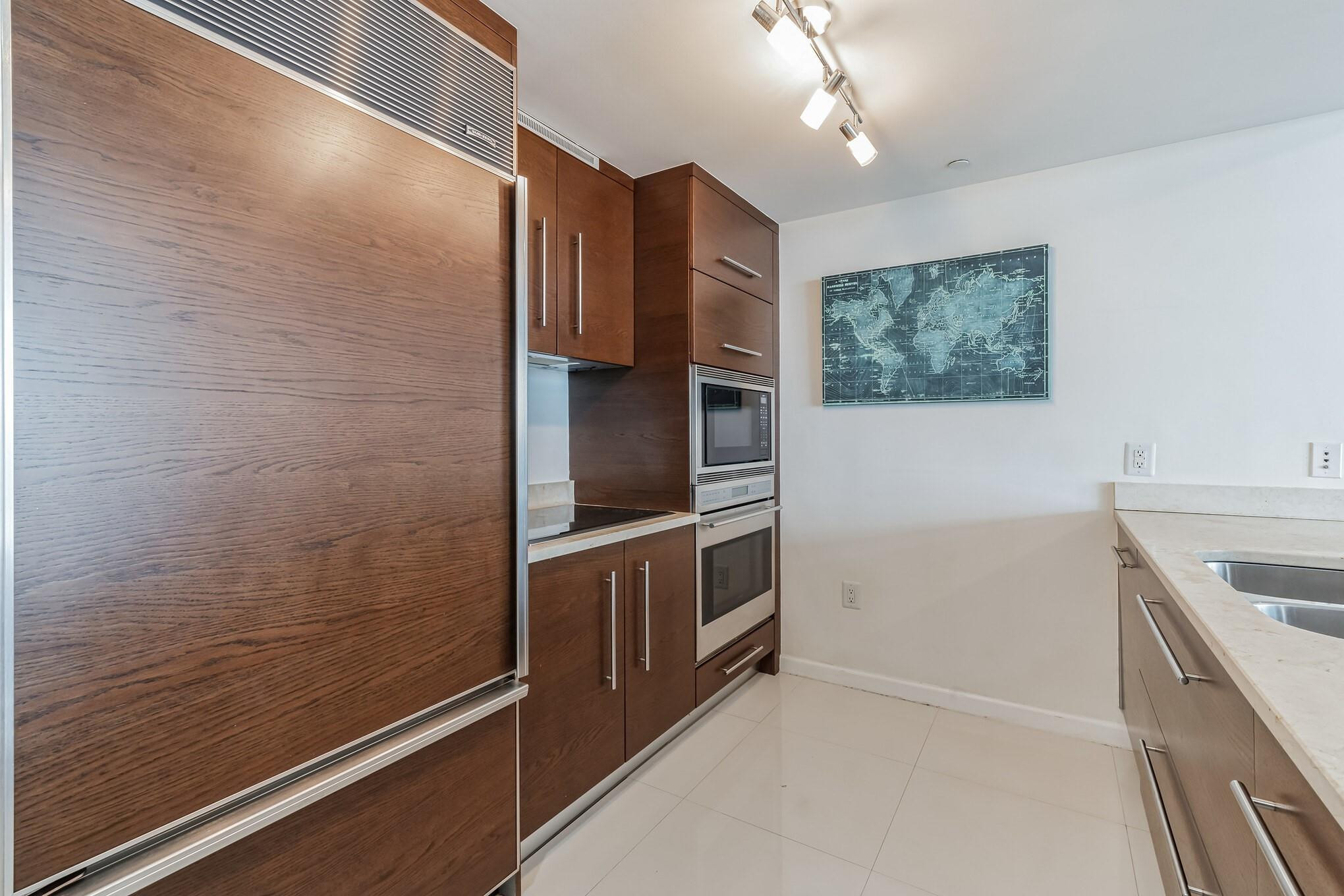 475 BRICKELL #512, Miami FL 33131