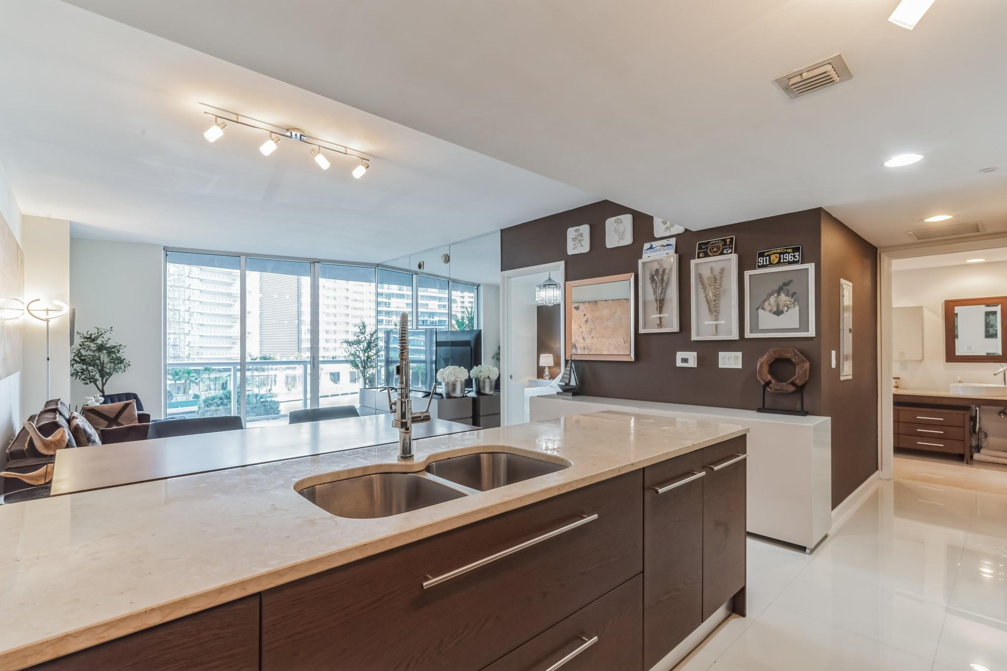475 BRICKELL #512, Miami FL 33131
