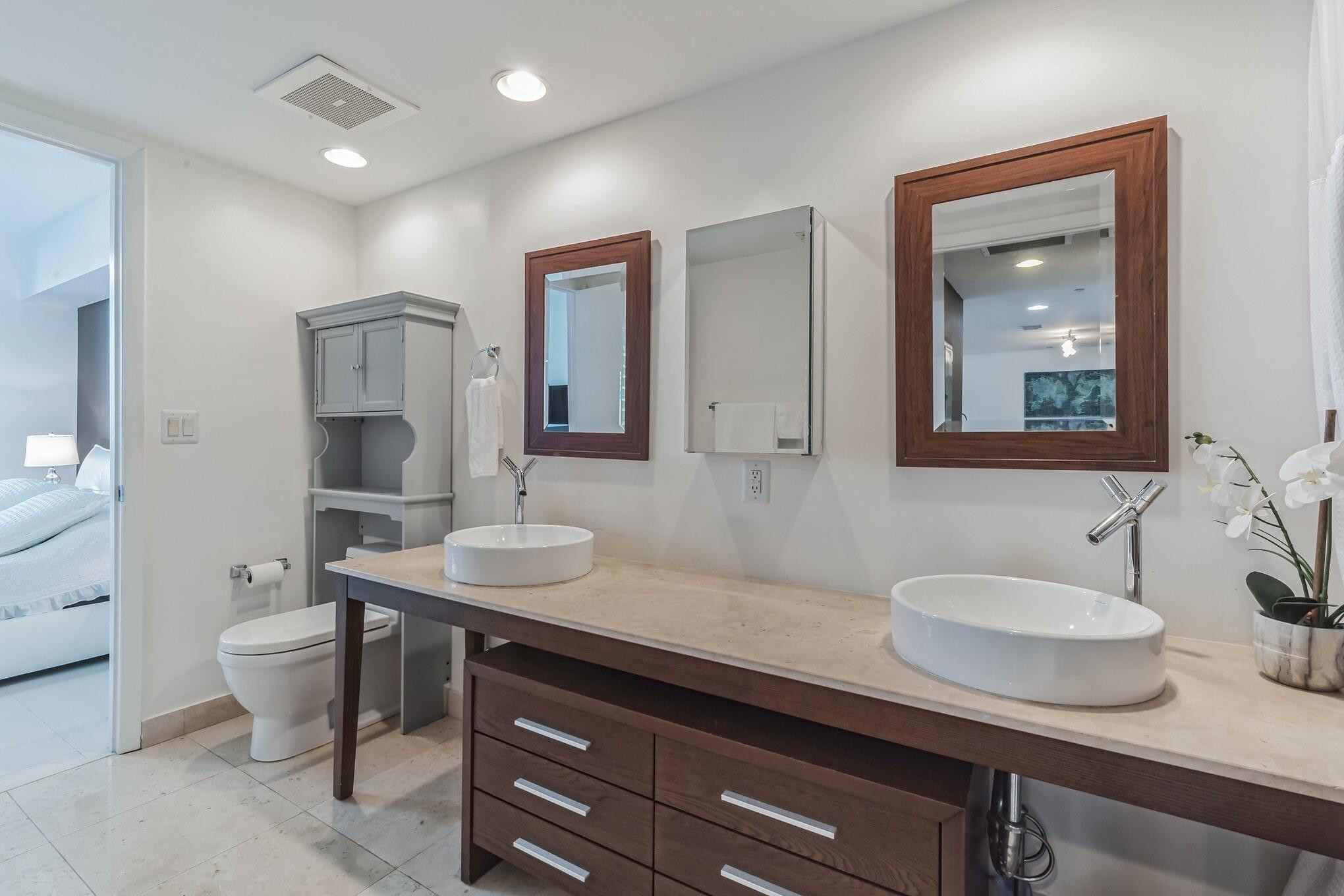 475 BRICKELL #512, Miami FL 33131