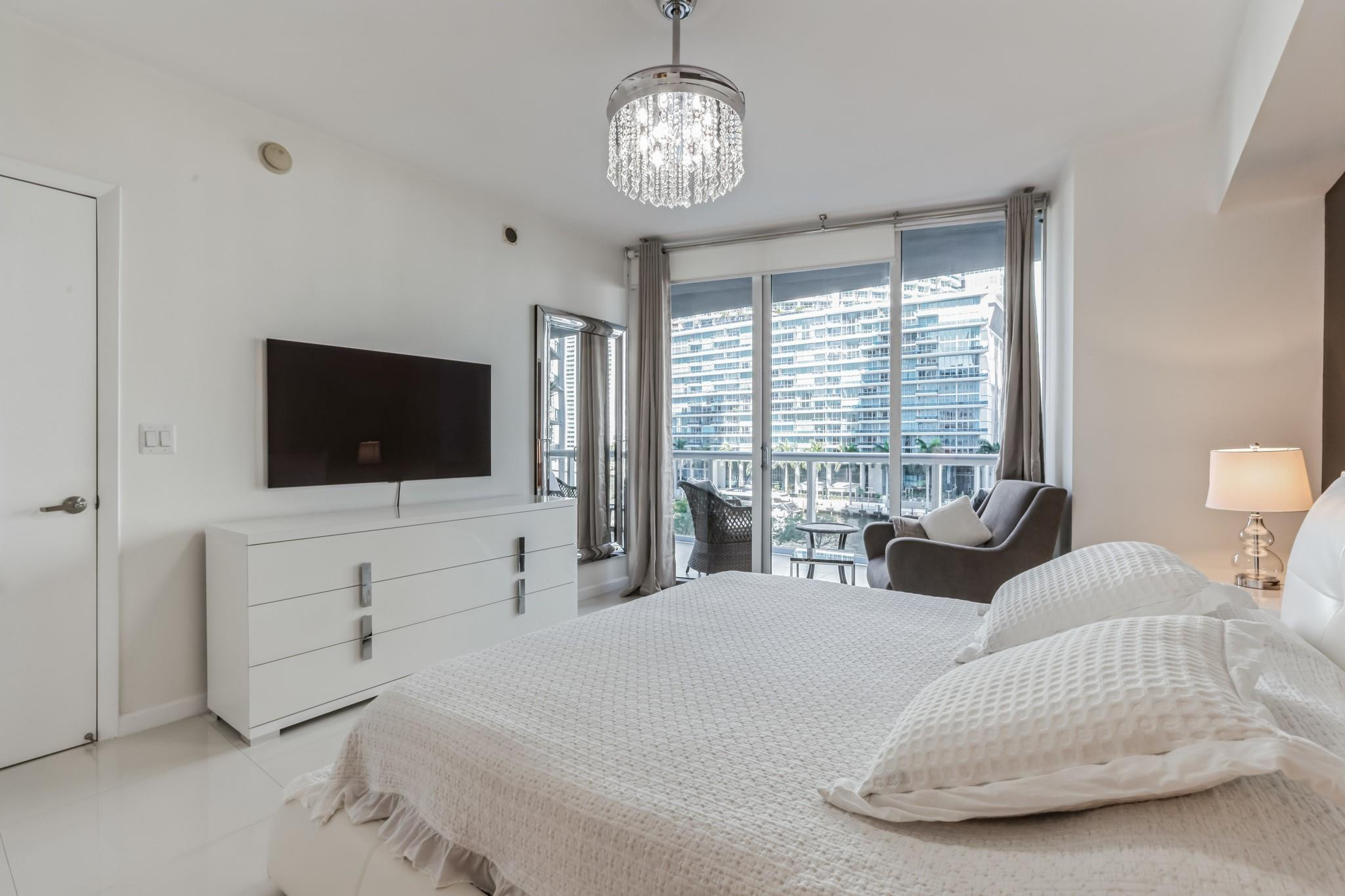 475 BRICKELL #512, Miami FL 33131