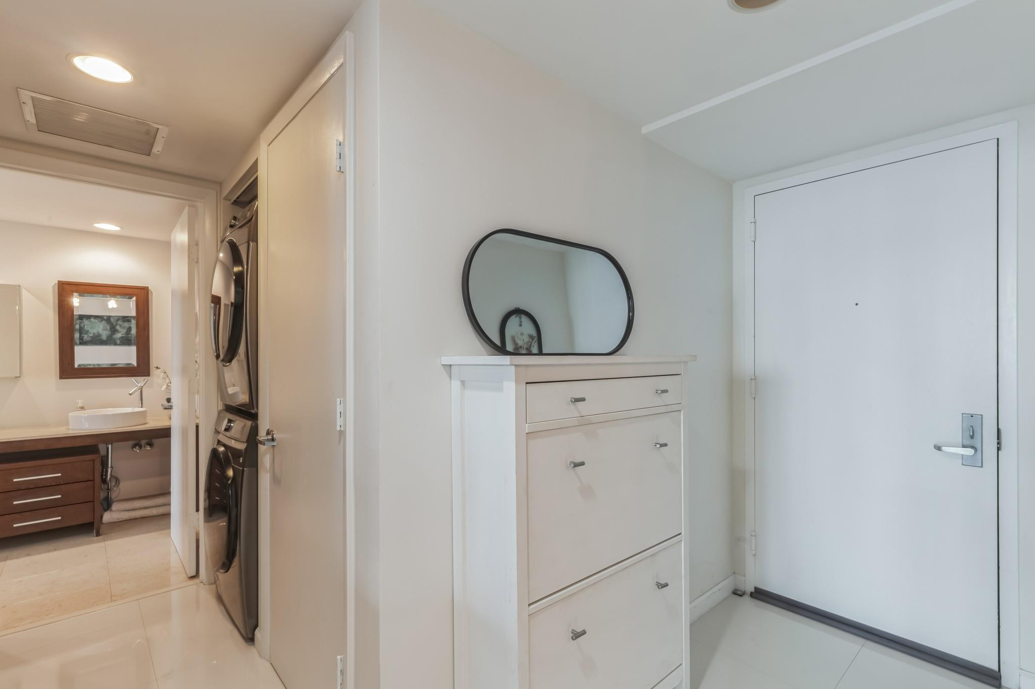475 BRICKELL #512, Miami FL 33131