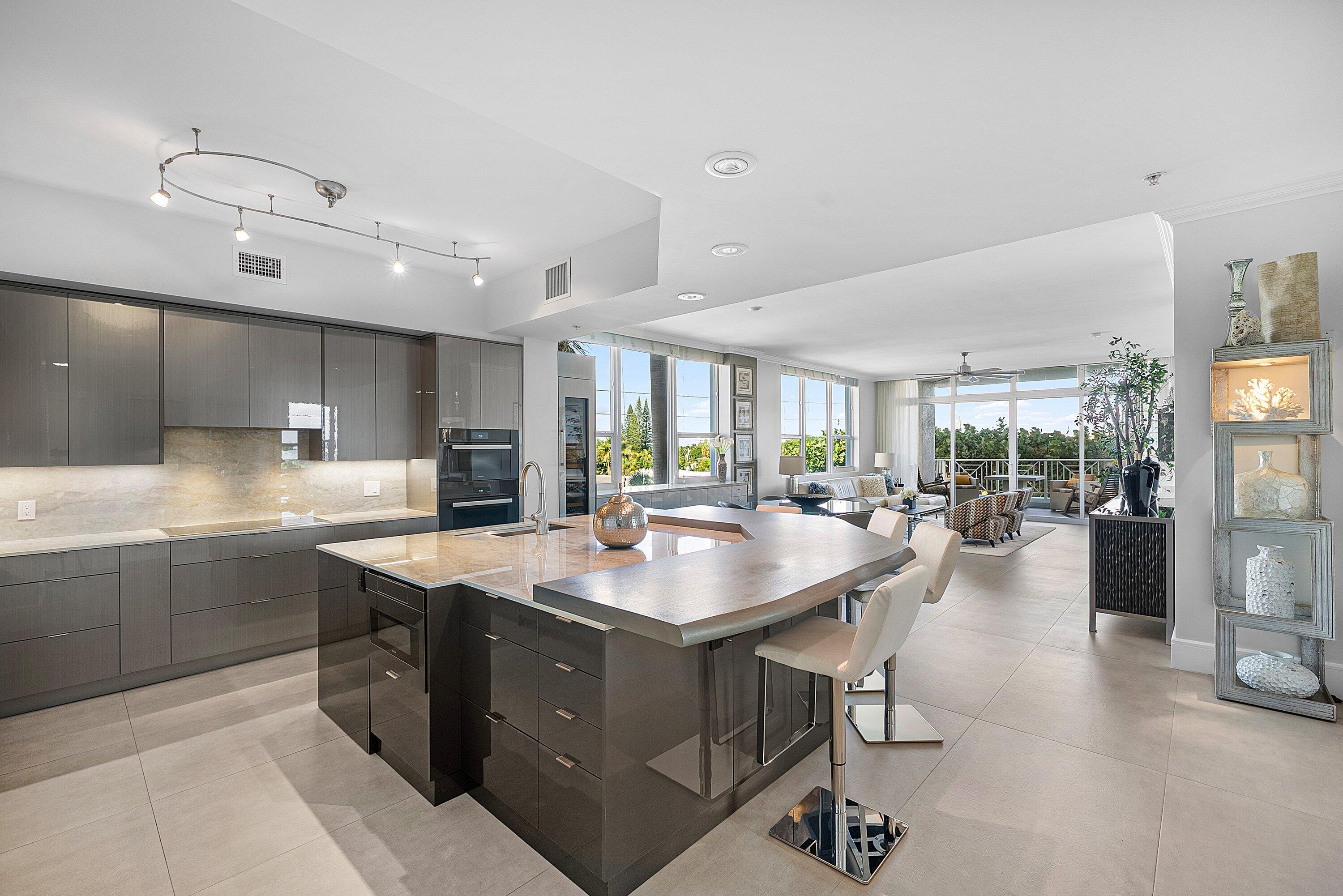 701 SE 21st #301, Deerfield Beach FL 33441