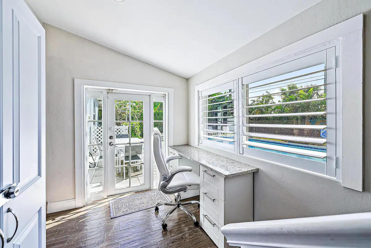322 Maddock, West Palm Beach FL 33405