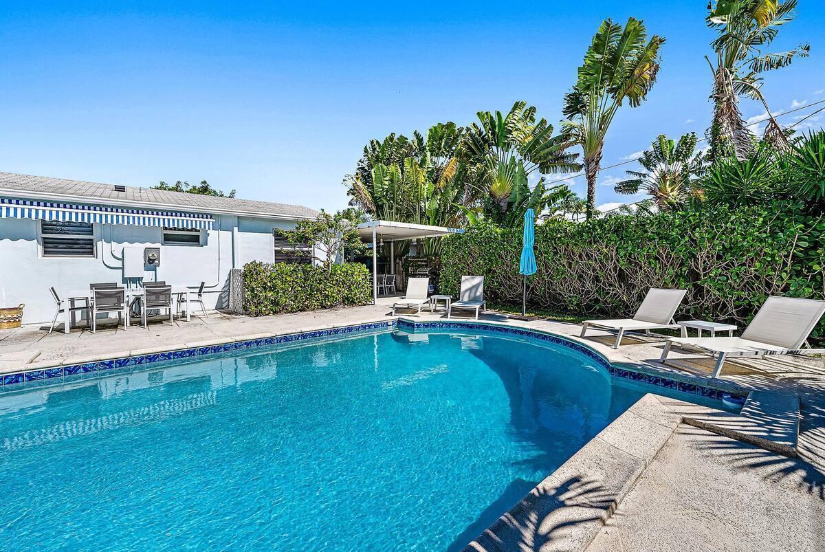 322 Maddock, West Palm Beach FL 33405