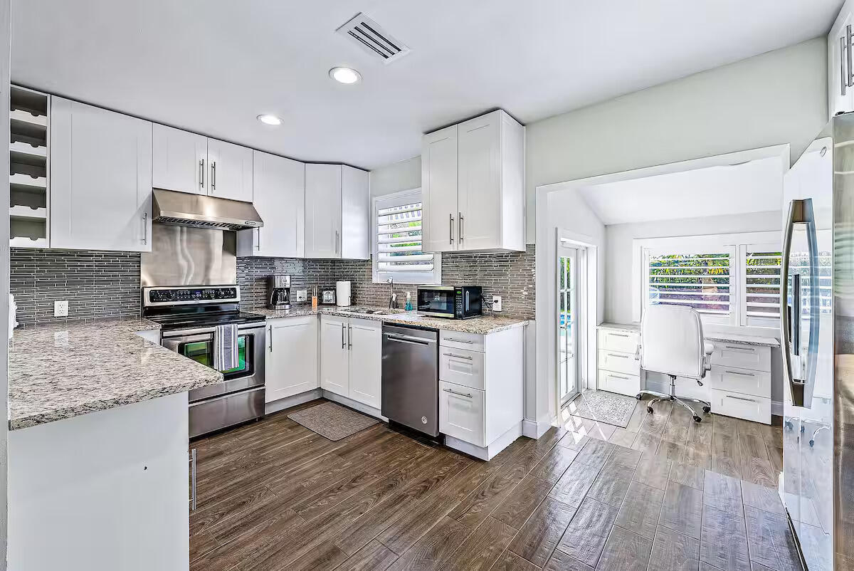 322 Maddock, West Palm Beach FL 33405